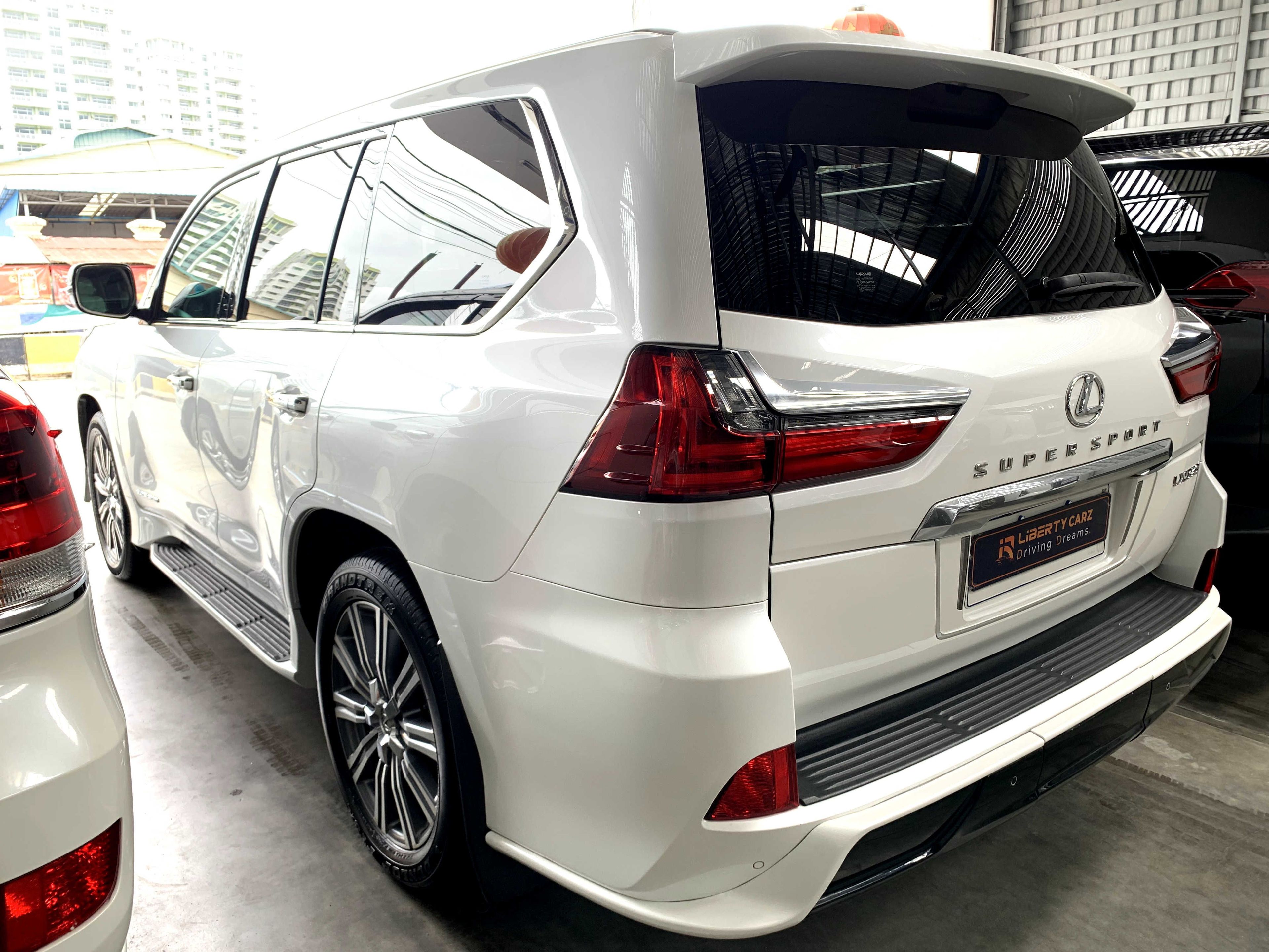 Lexus LX 570 2016