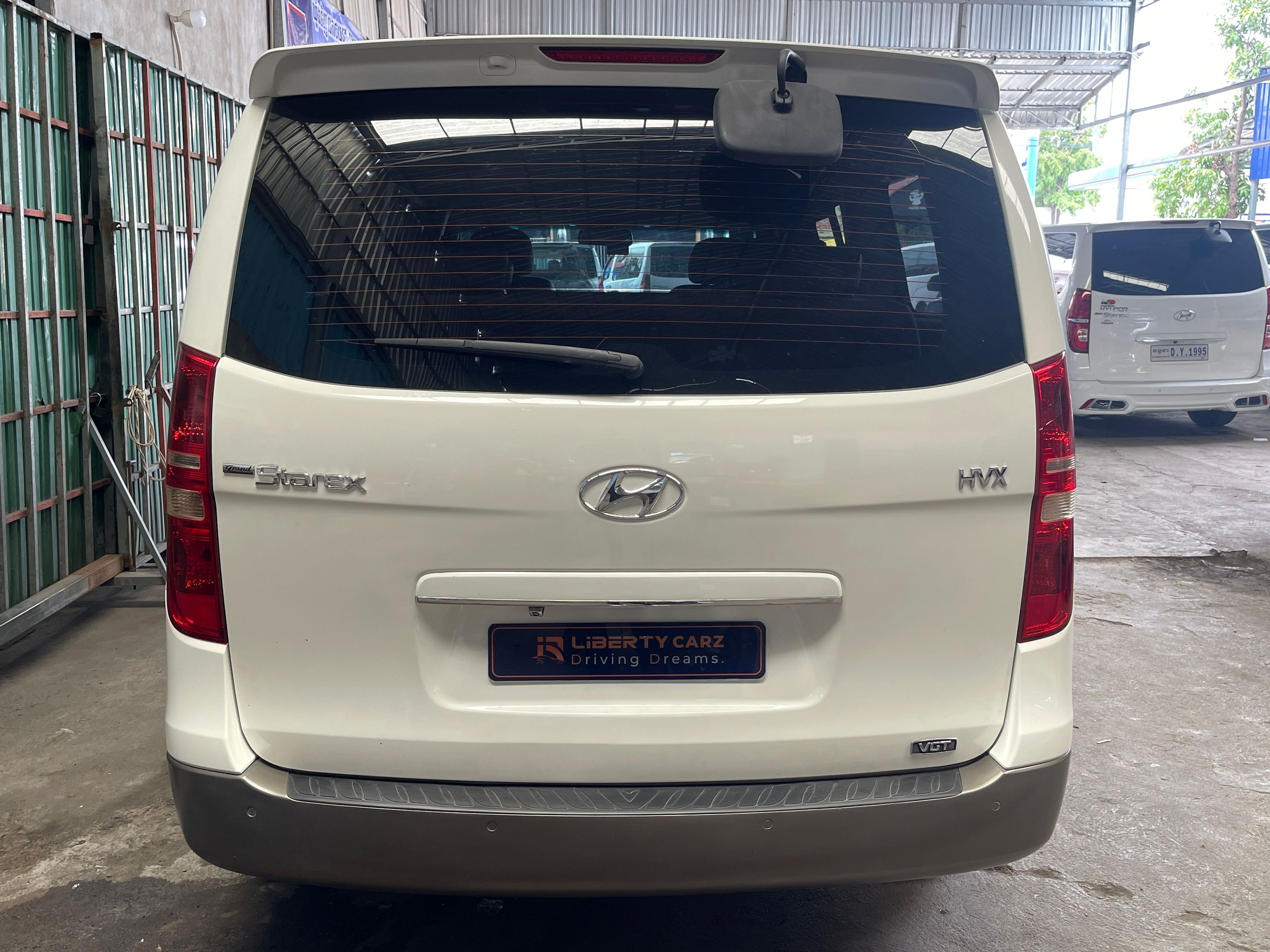 Hyundai Grand Starex 2012