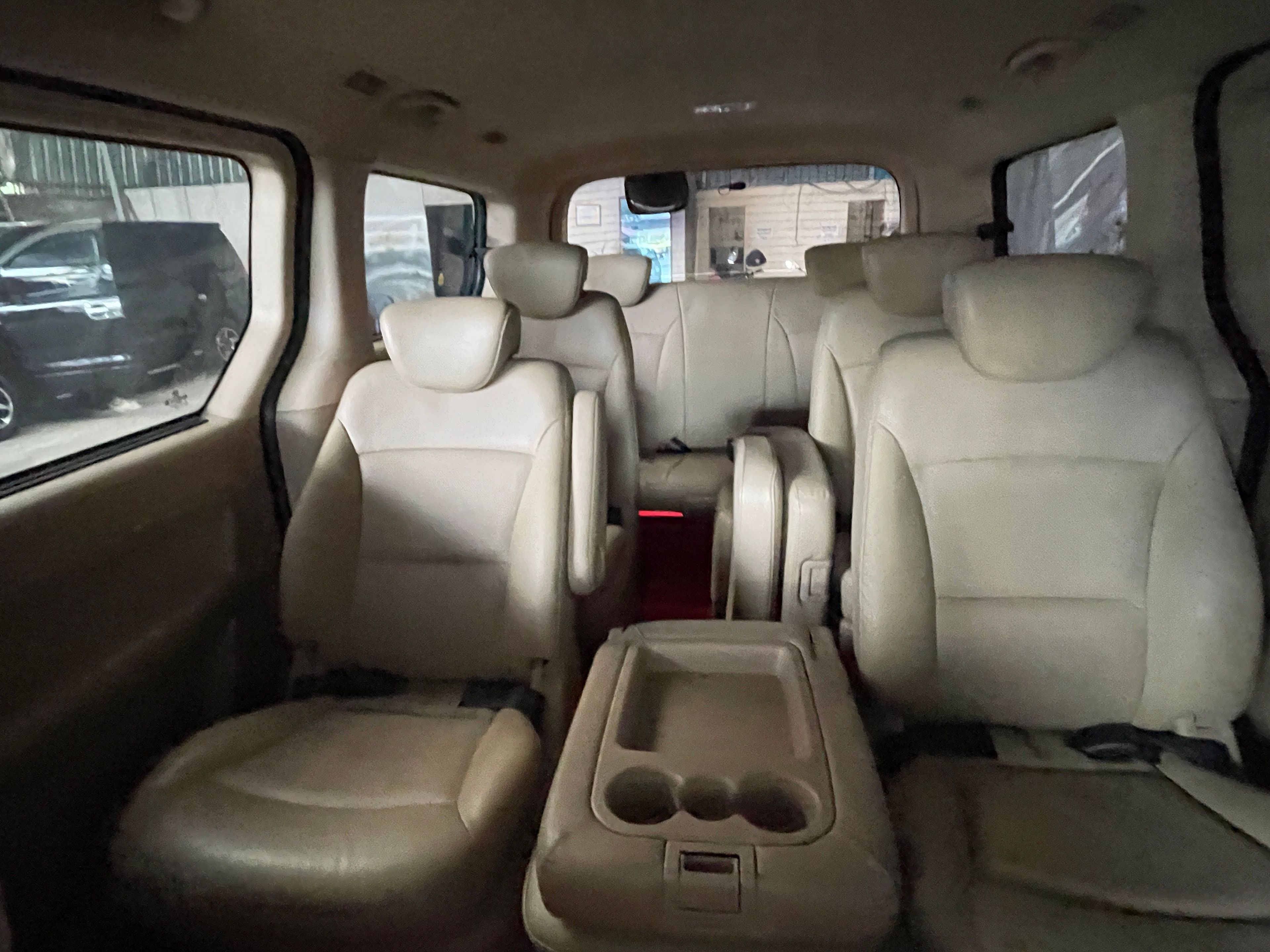 Hyundai Grand Starex 2012