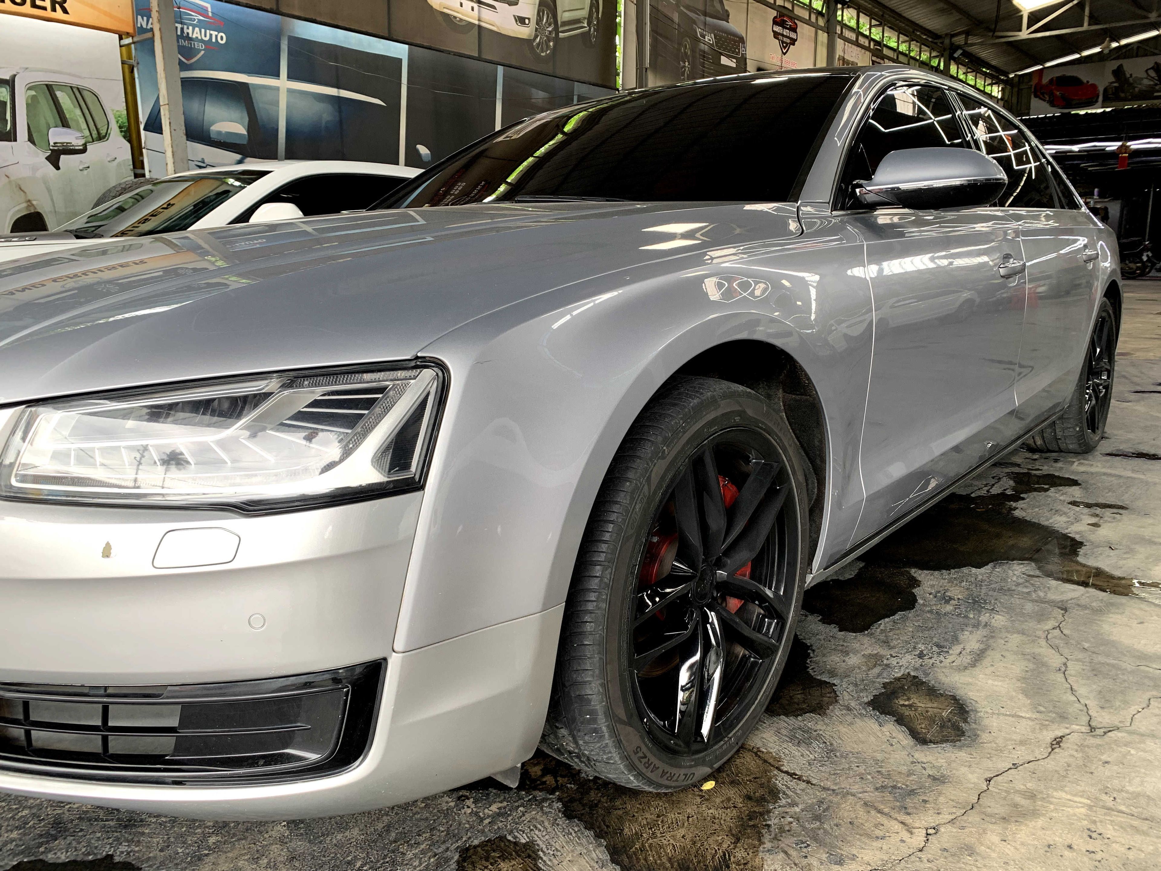 Audi A8L 2015