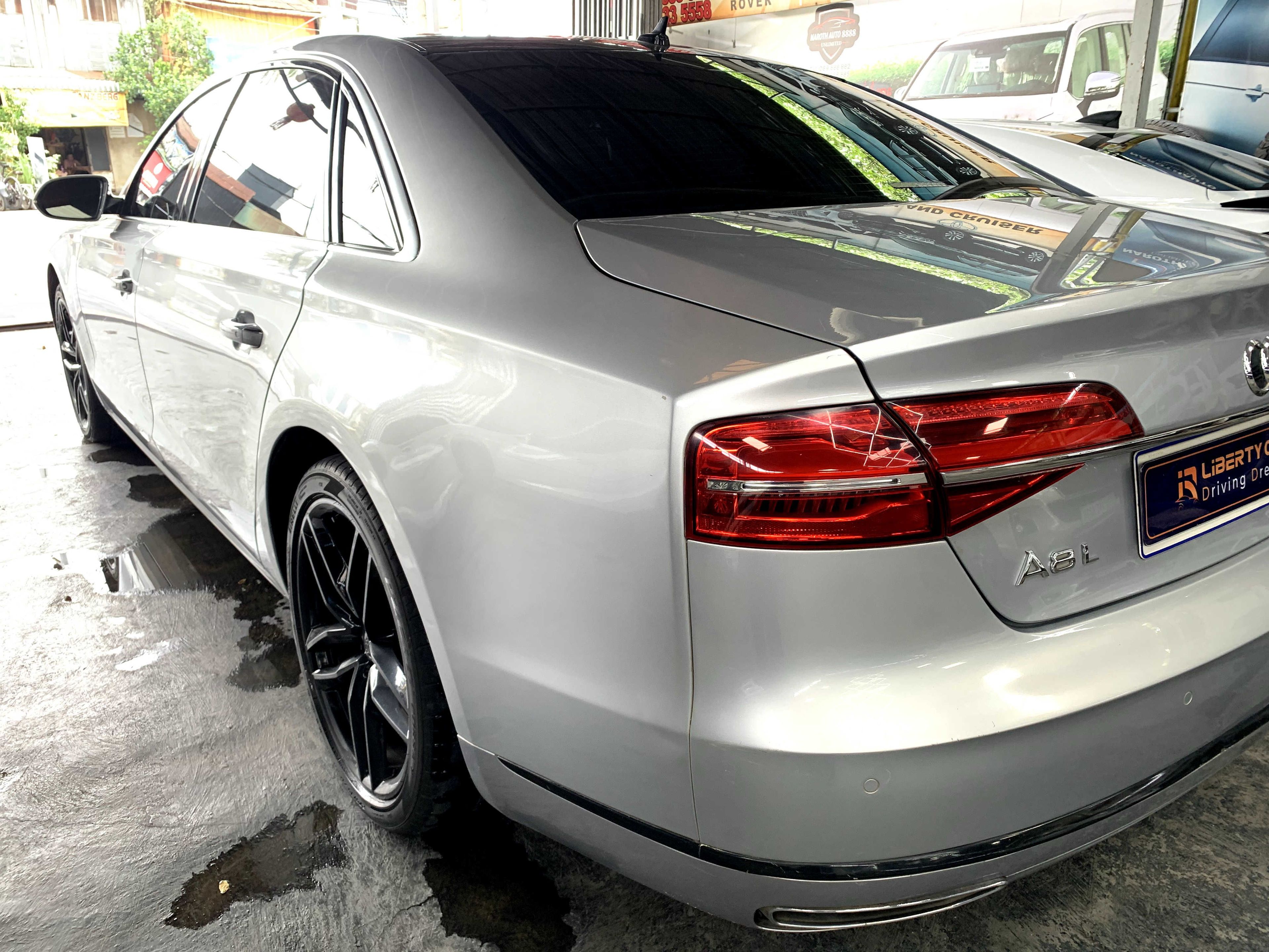 Audi A8L 2015