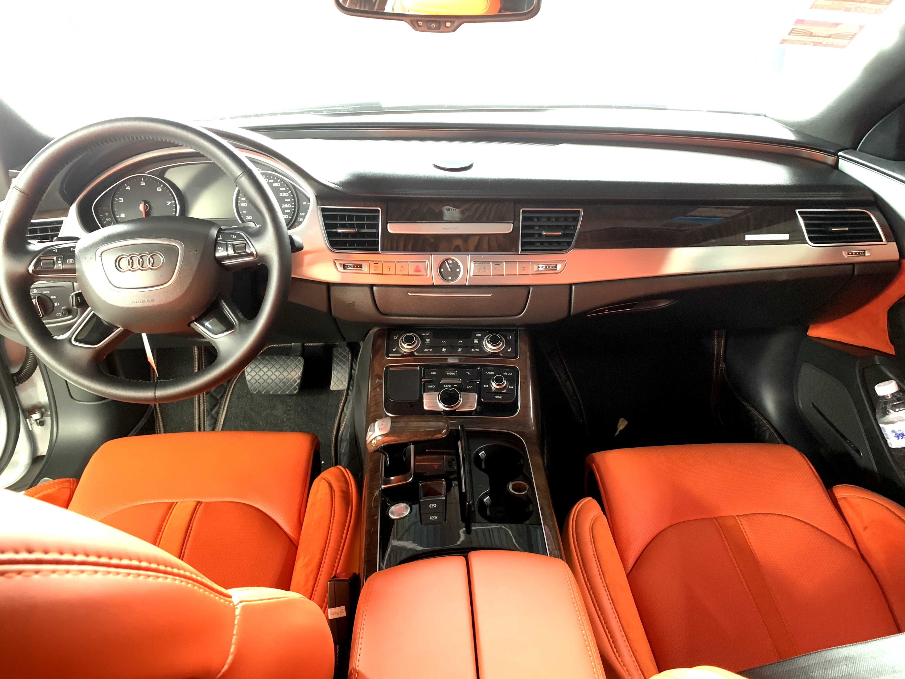 Audi A8L 2015