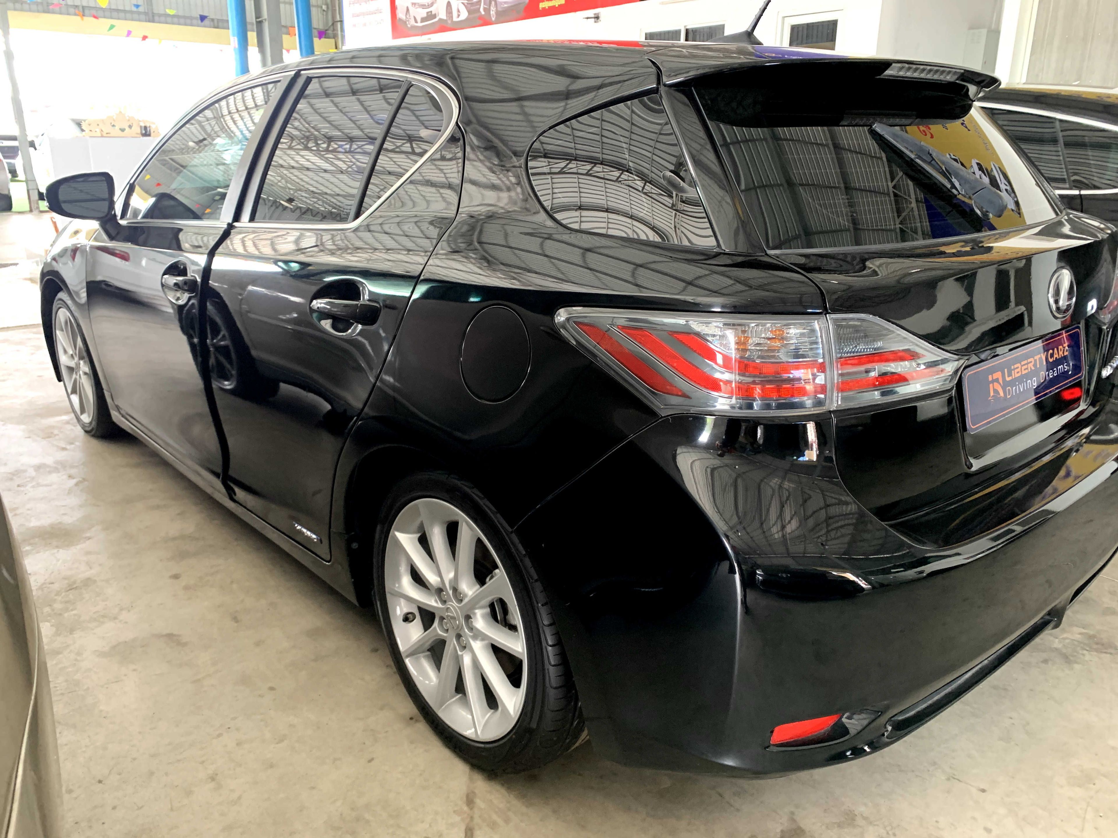 Lexus CT-200h 2012