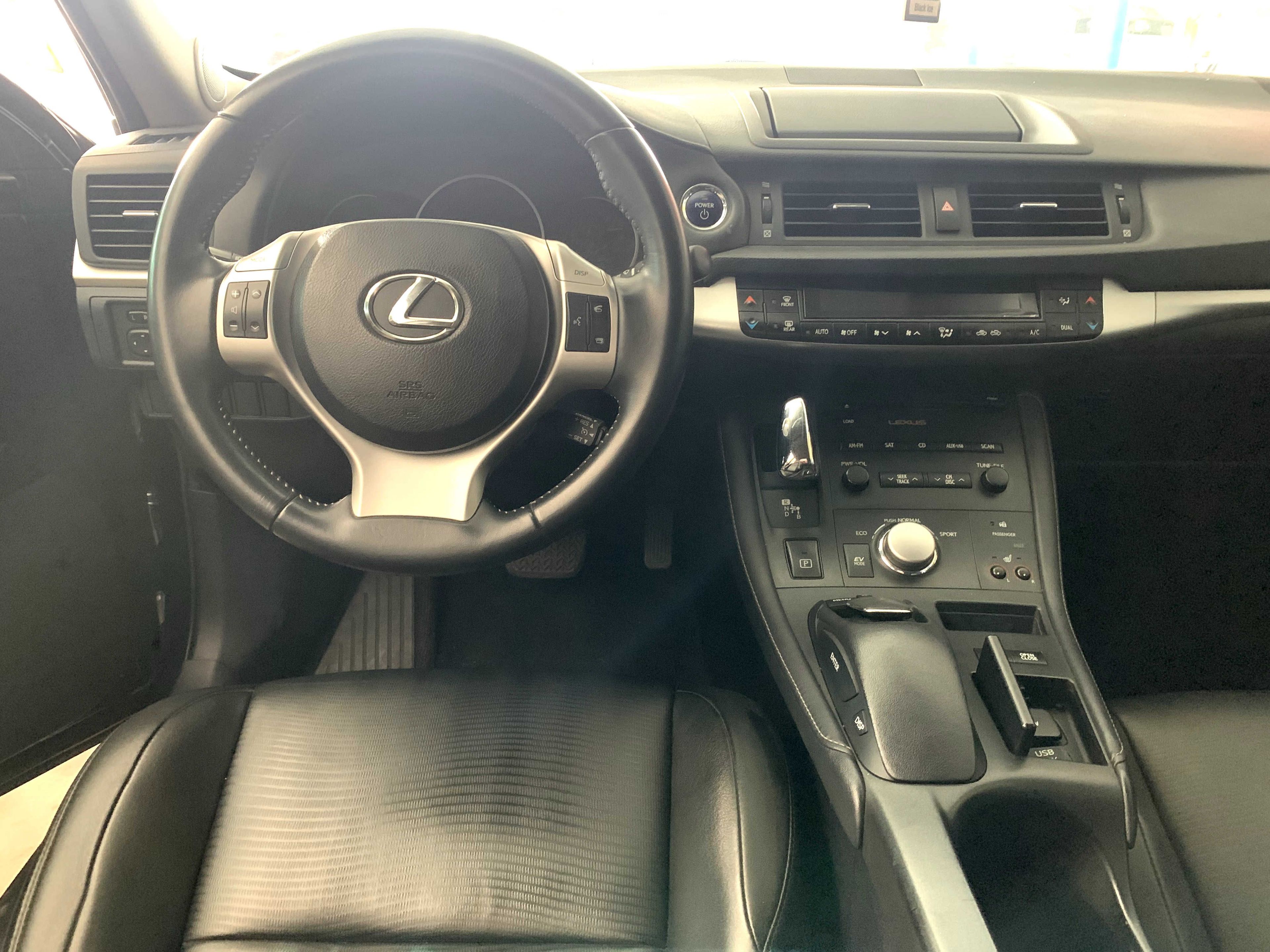 Lexus CT-200h 2012