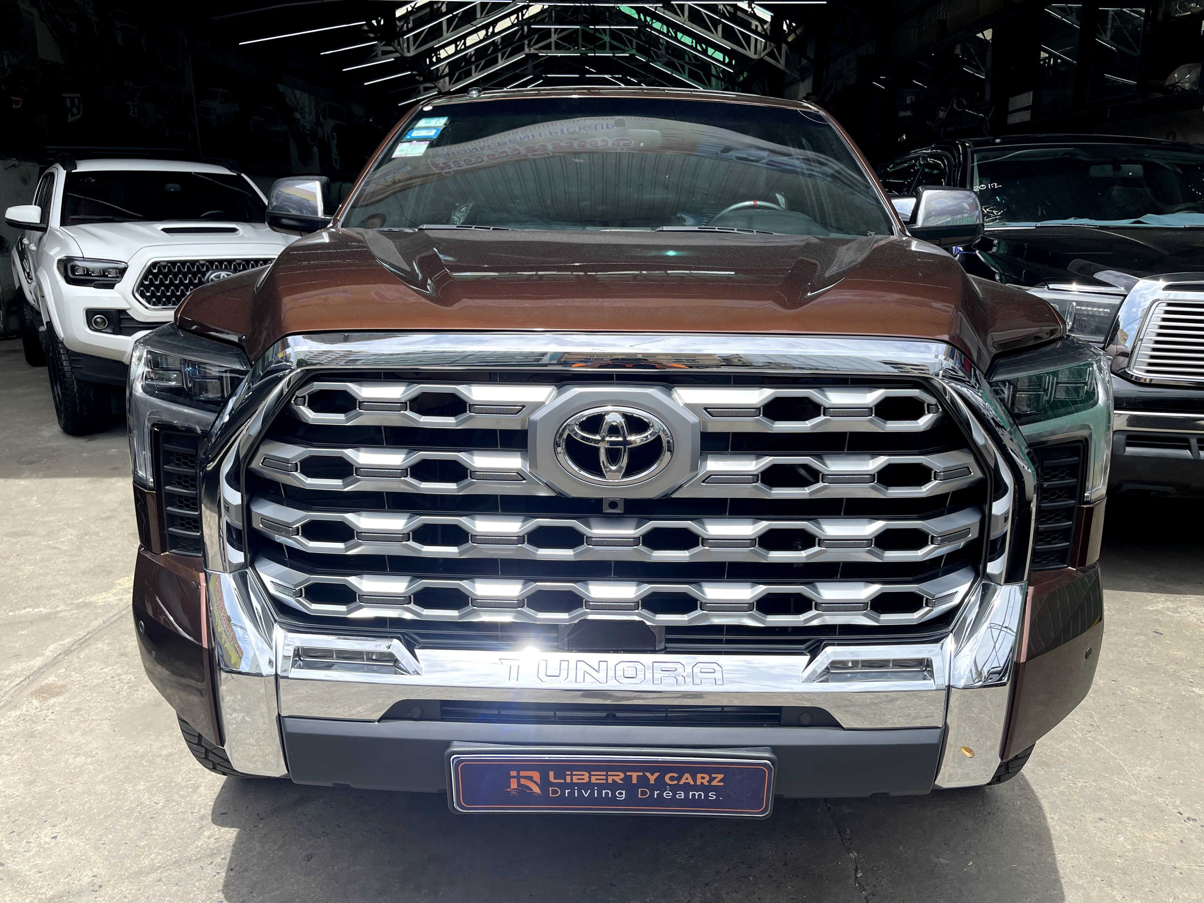 តូយ៉ូតា Tundra 2015