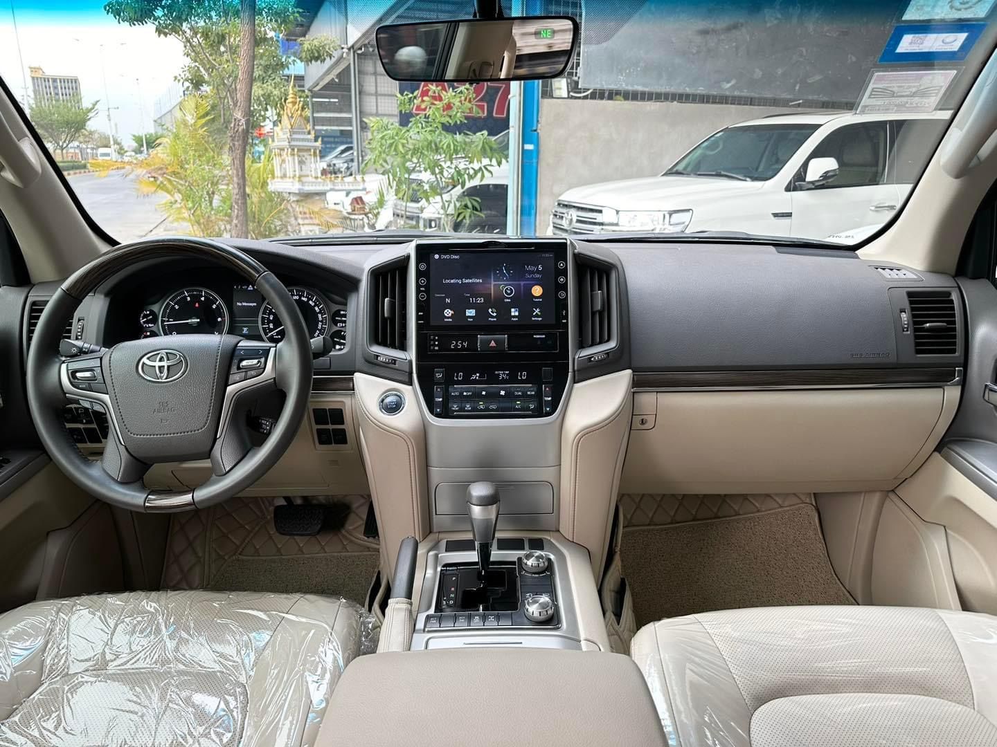 តូយ៉ូតា Land Cruiser 2019