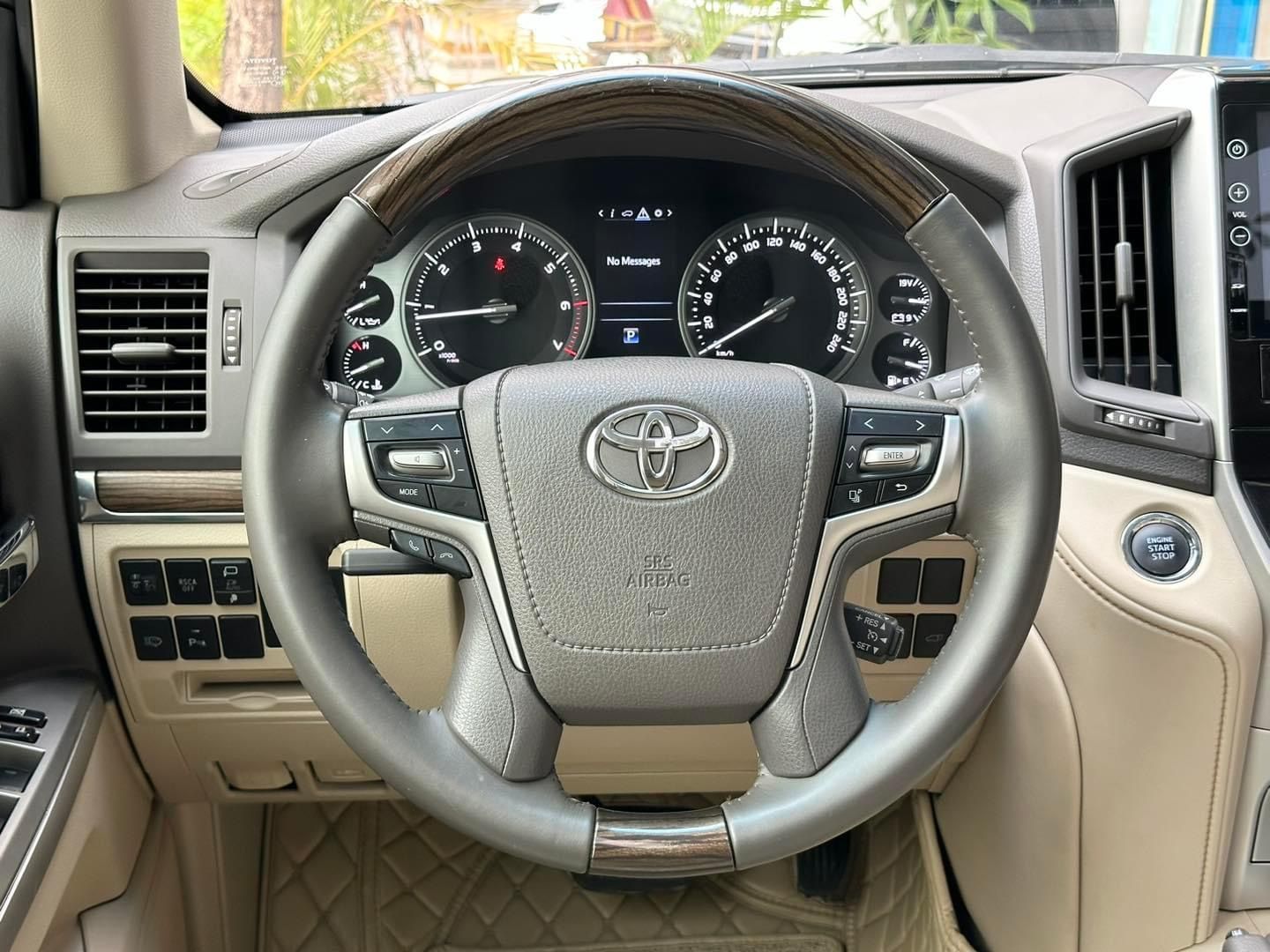 តូយ៉ូតា Land Cruiser 2019