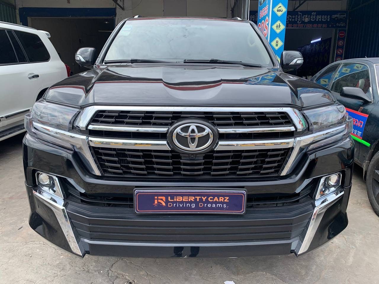 Toyota Land Cruiser GXR 2013