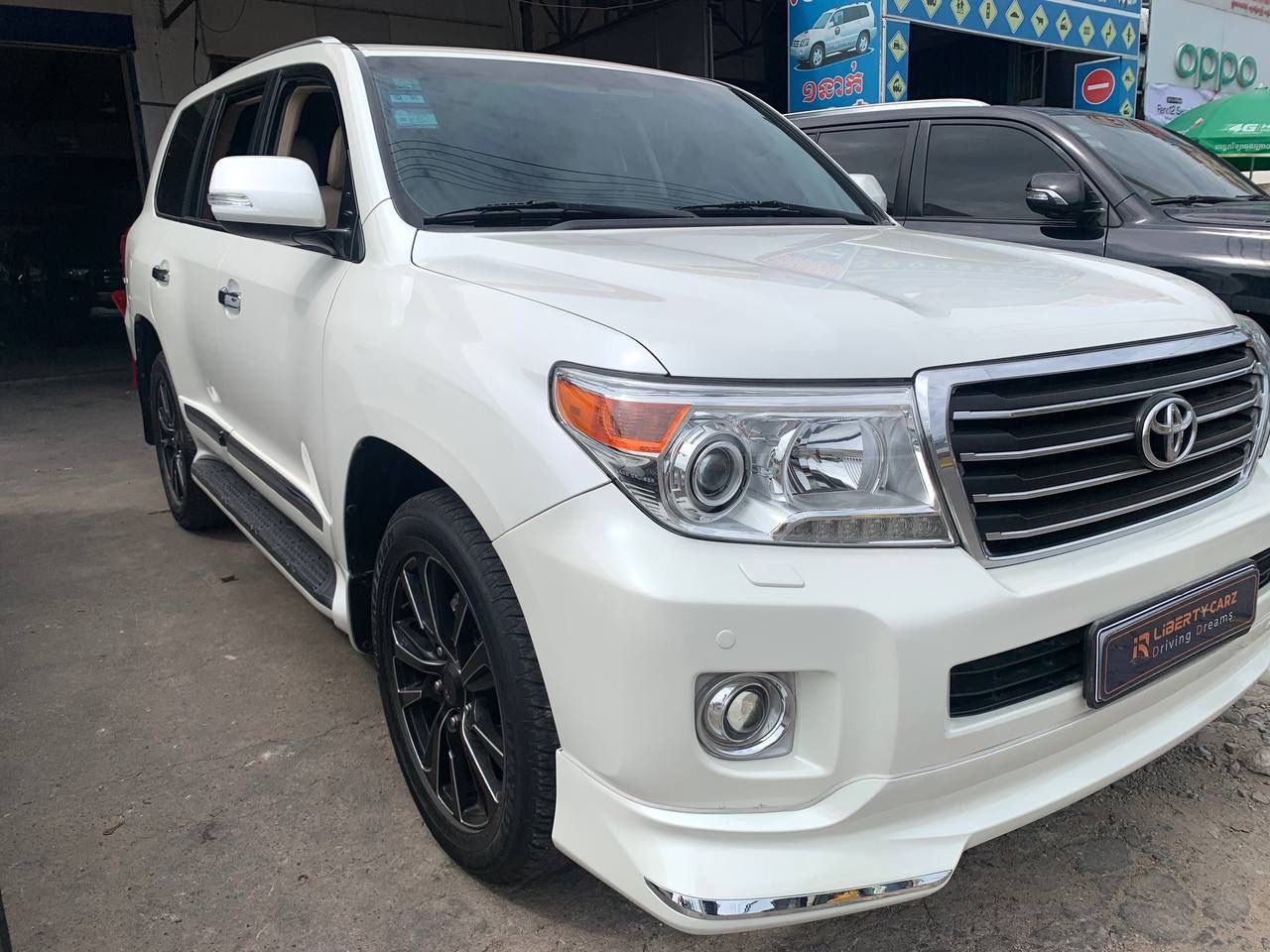 Toyota Land Cruiser GXR 2013