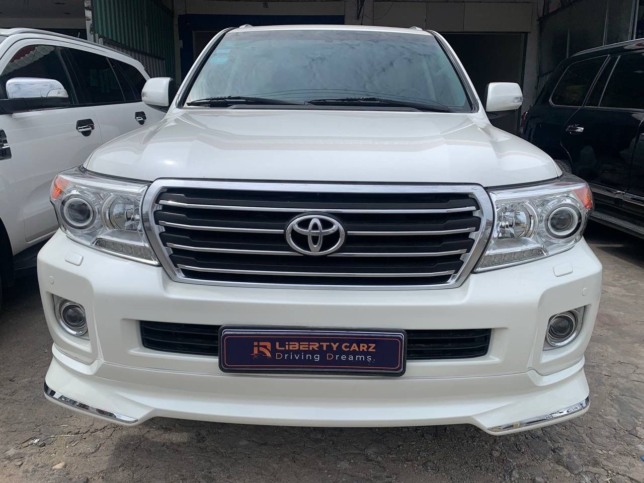 Toyota Land Cruiser GXR 2013