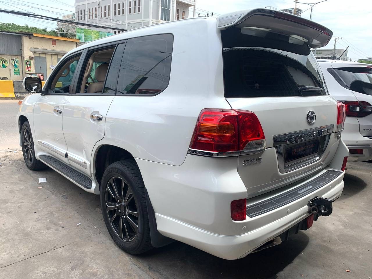 Toyota Land Cruiser GXR 2013