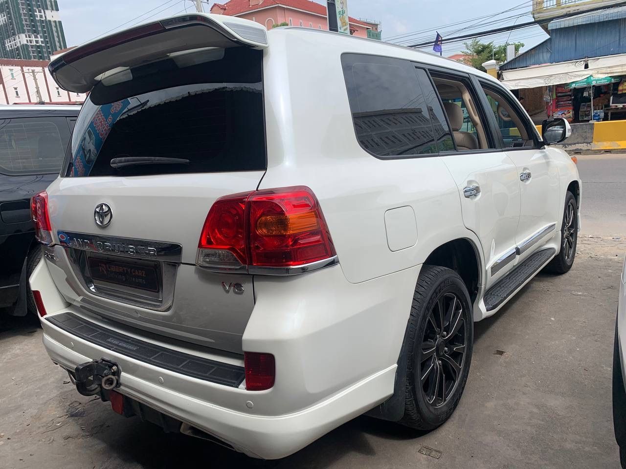 Toyota Land Cruiser GXR 2013