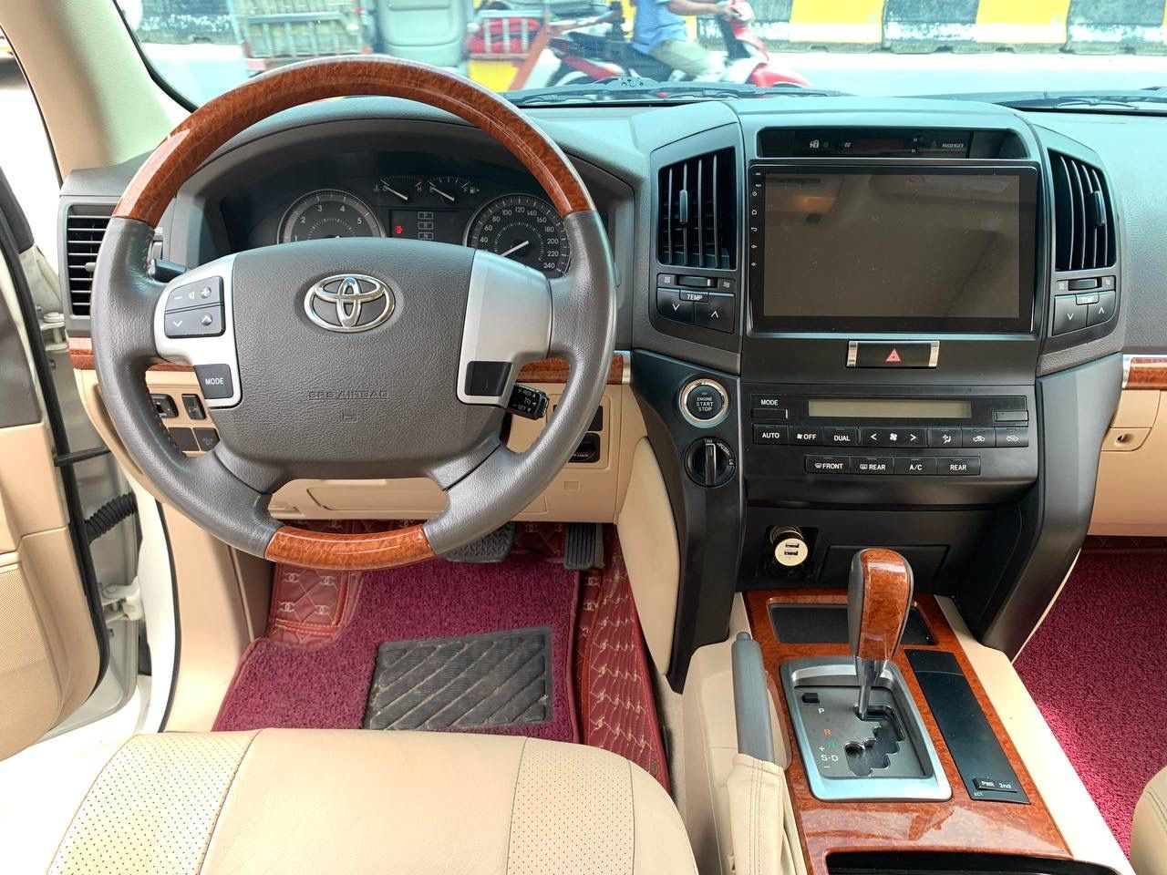 Toyota Land Cruiser GXR 2013