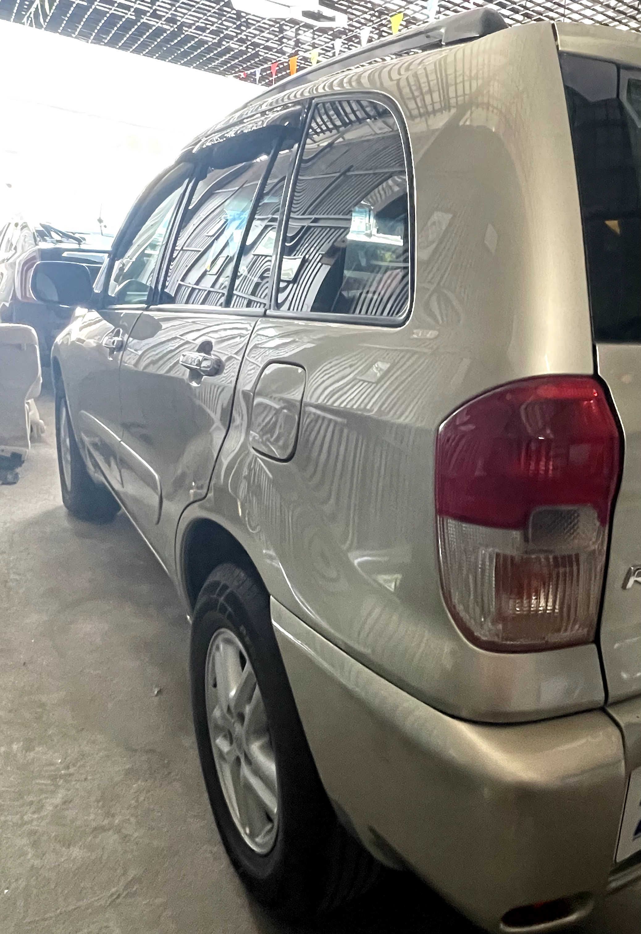 តូយ៉ូតា RAV4 2004