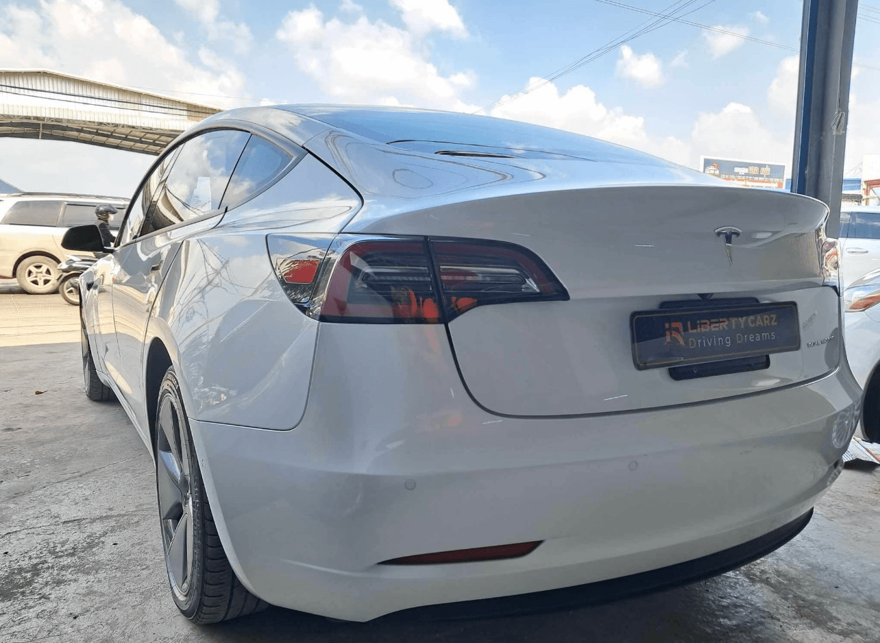 Tesla Model 3 2020