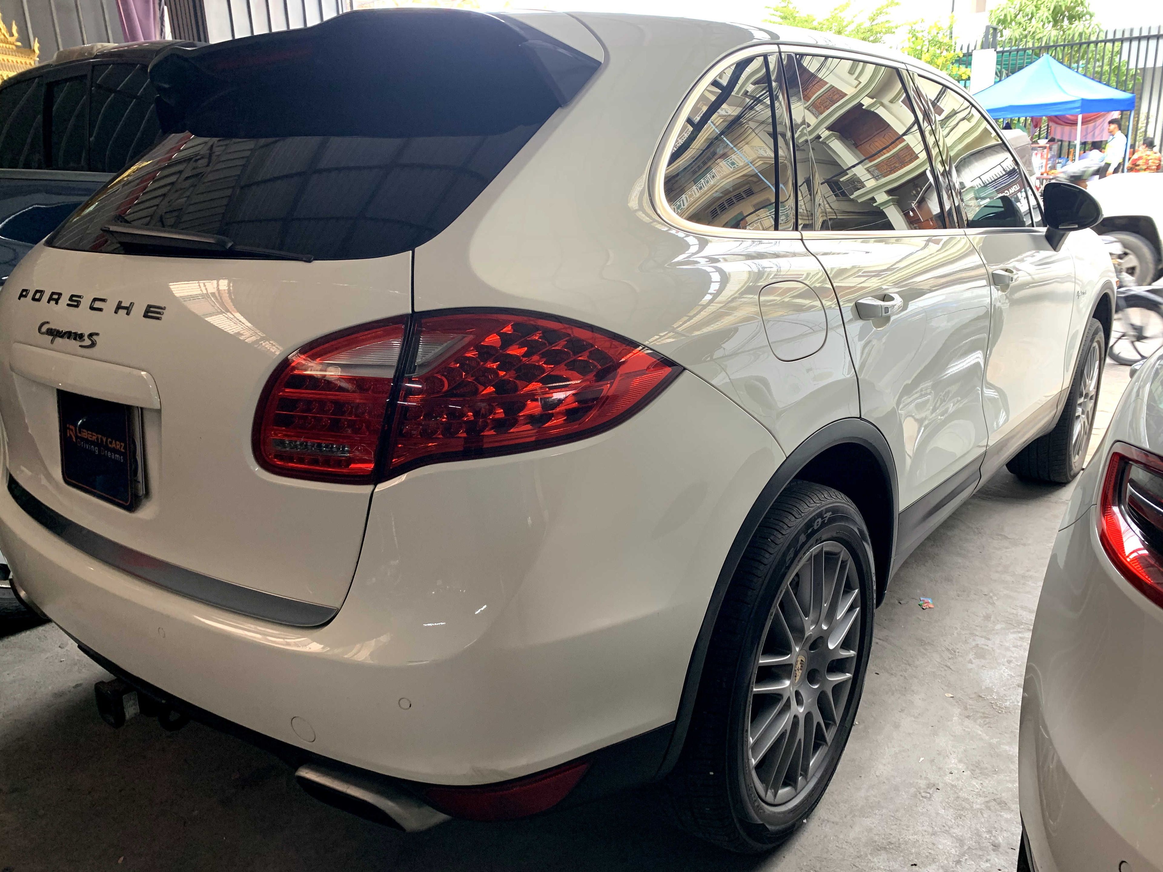 Porsche Cayenne 2011