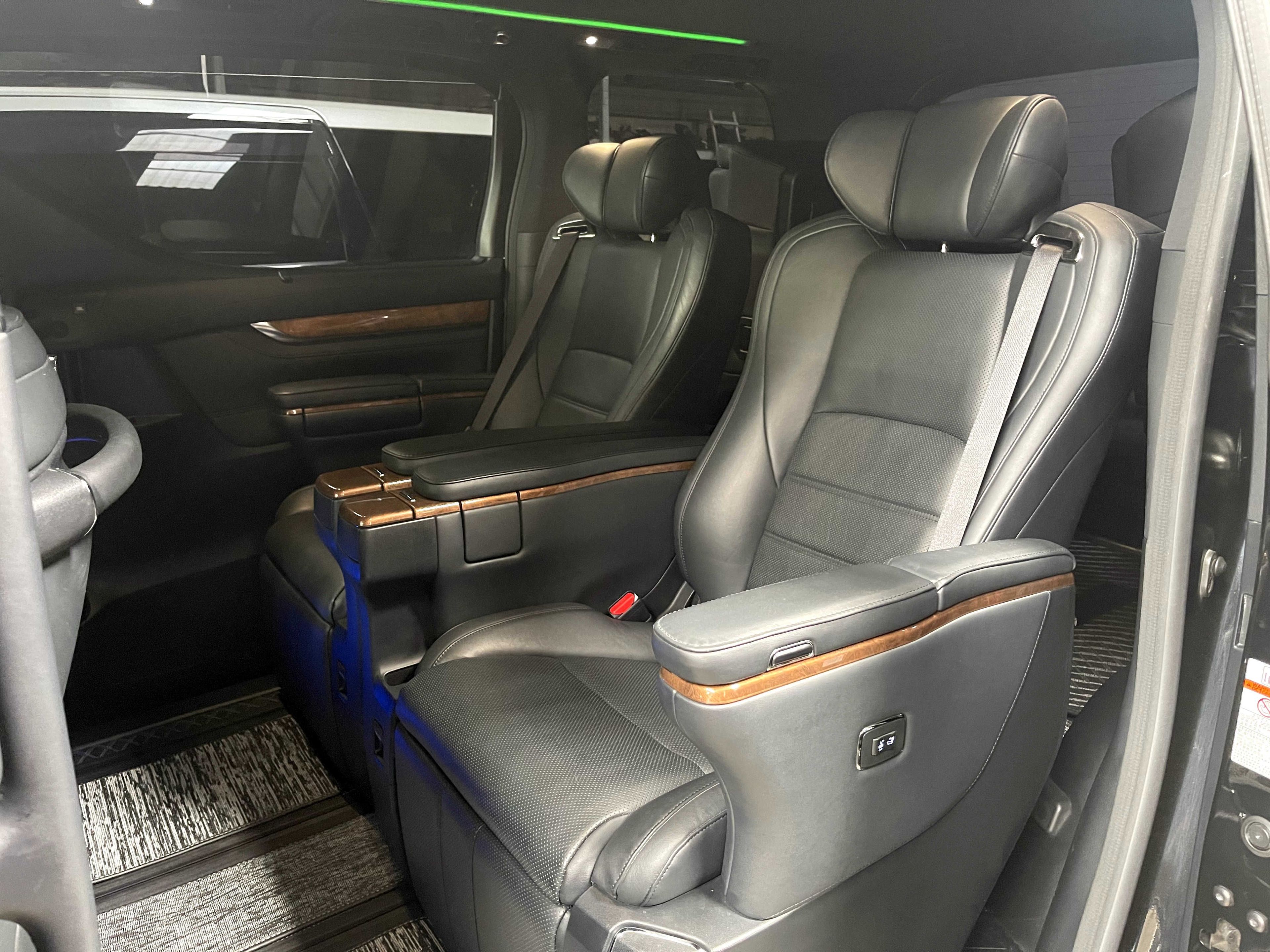 Toyota Alphard 2015