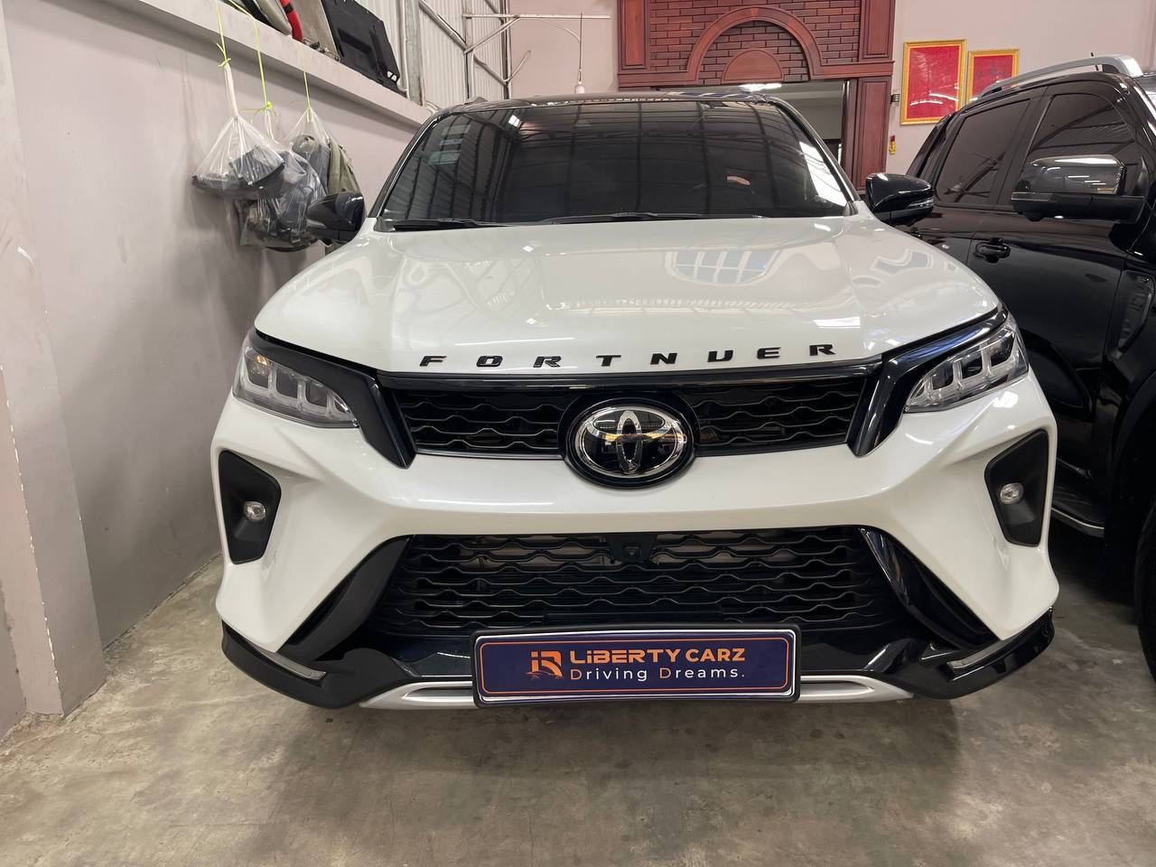 丰田 Fortuner Legender 2023