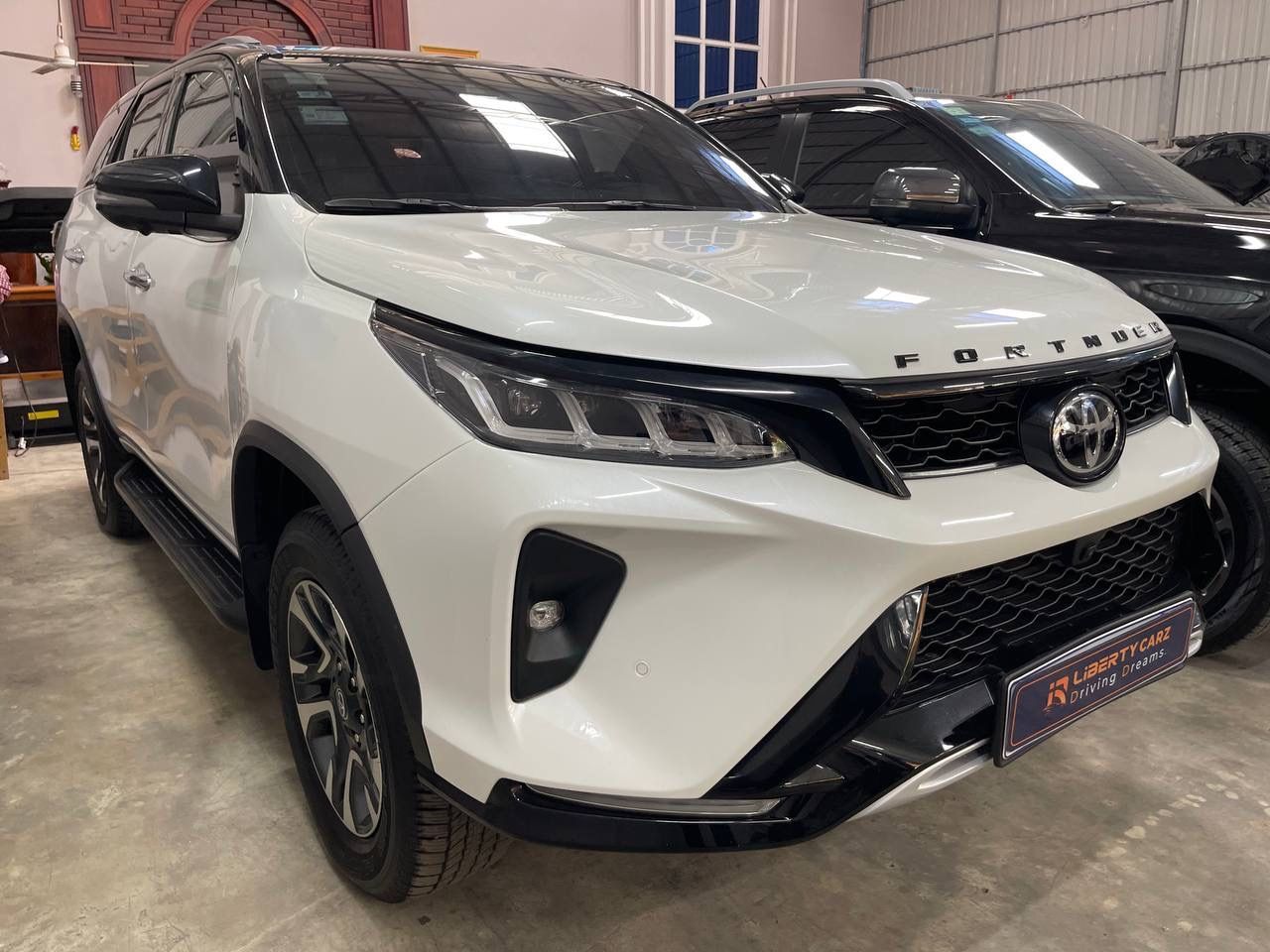 丰田 Fortuner Legender 2023