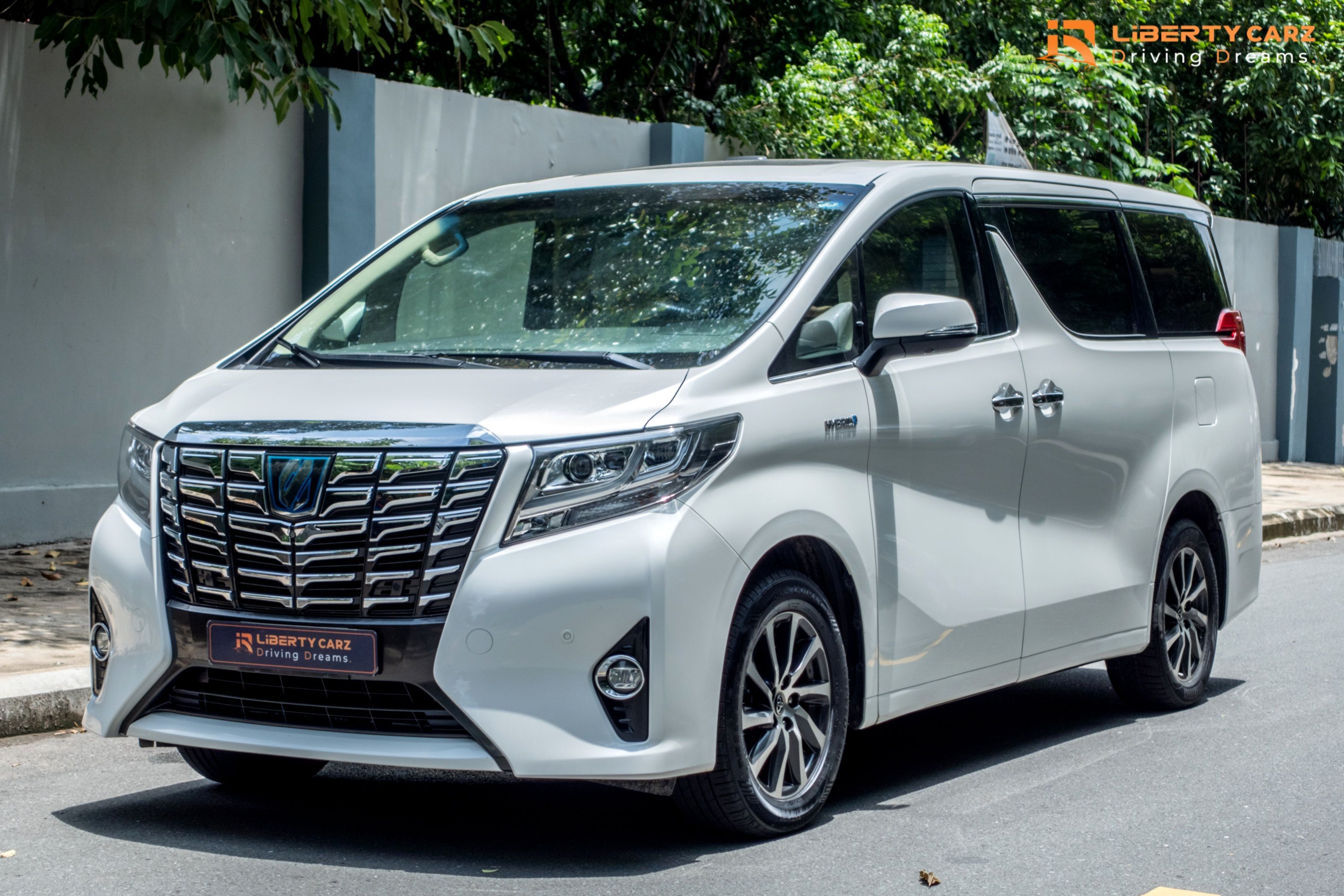 Toyota Alphard 2015