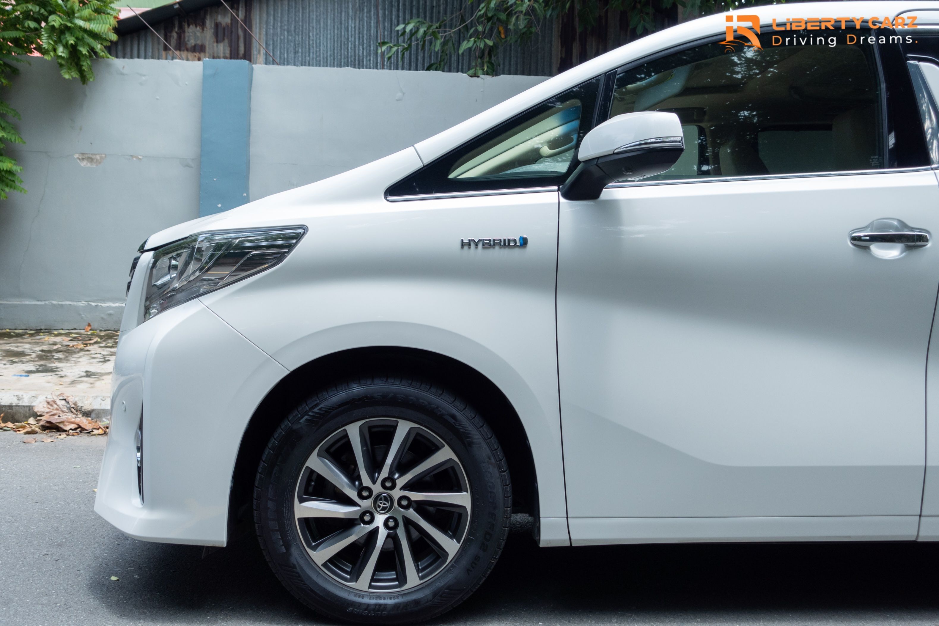 Toyota Alphard 2015