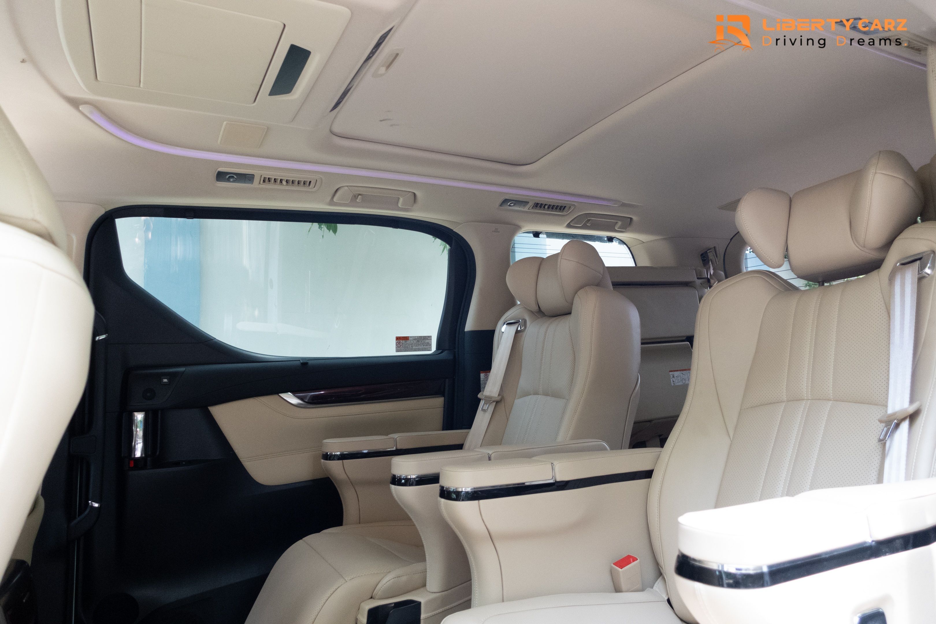 Toyota Alphard 2015