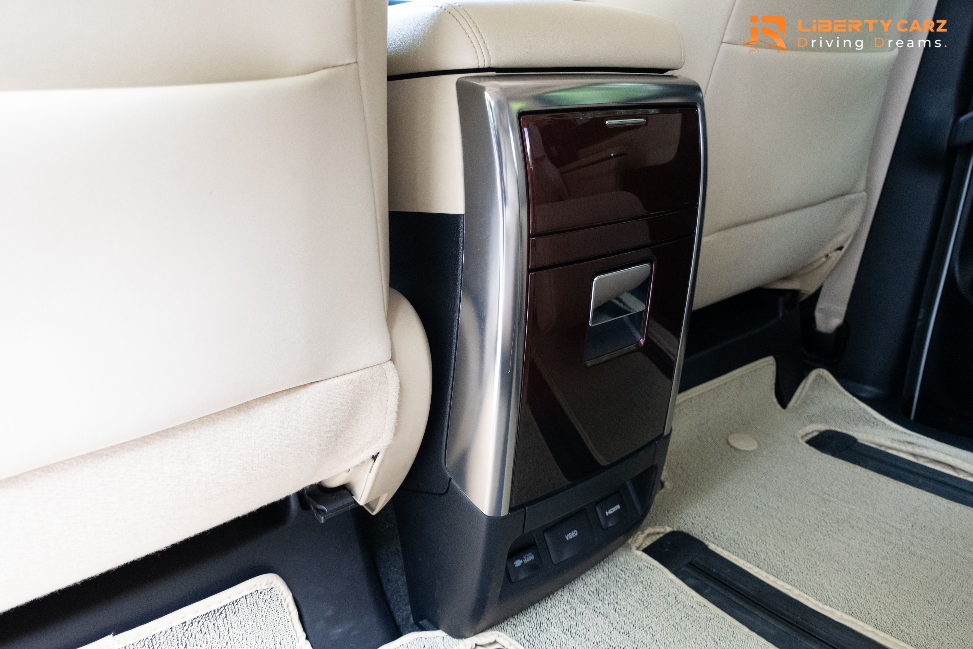 Toyota Alphard 2015