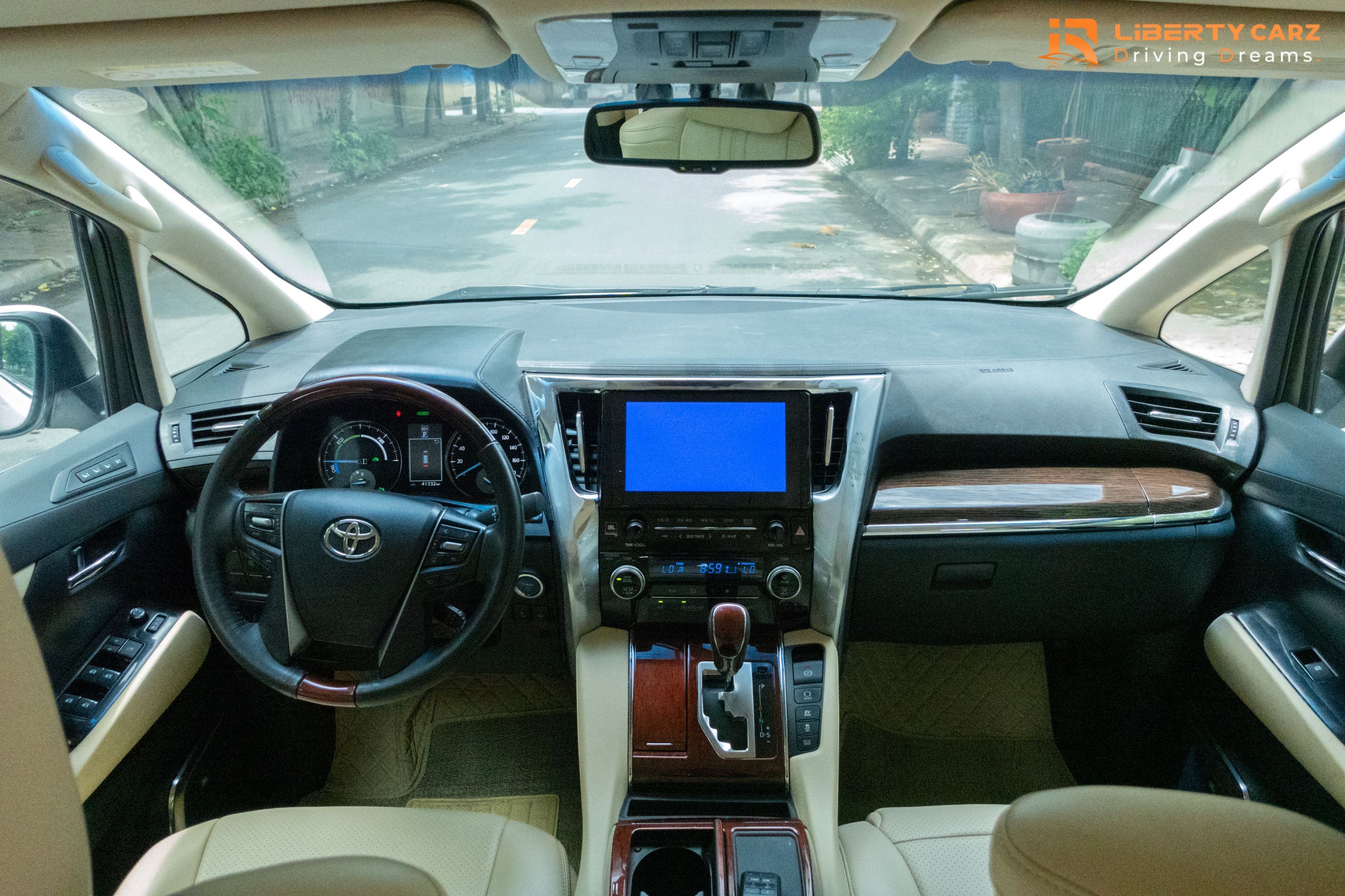 Toyota Alphard 2015