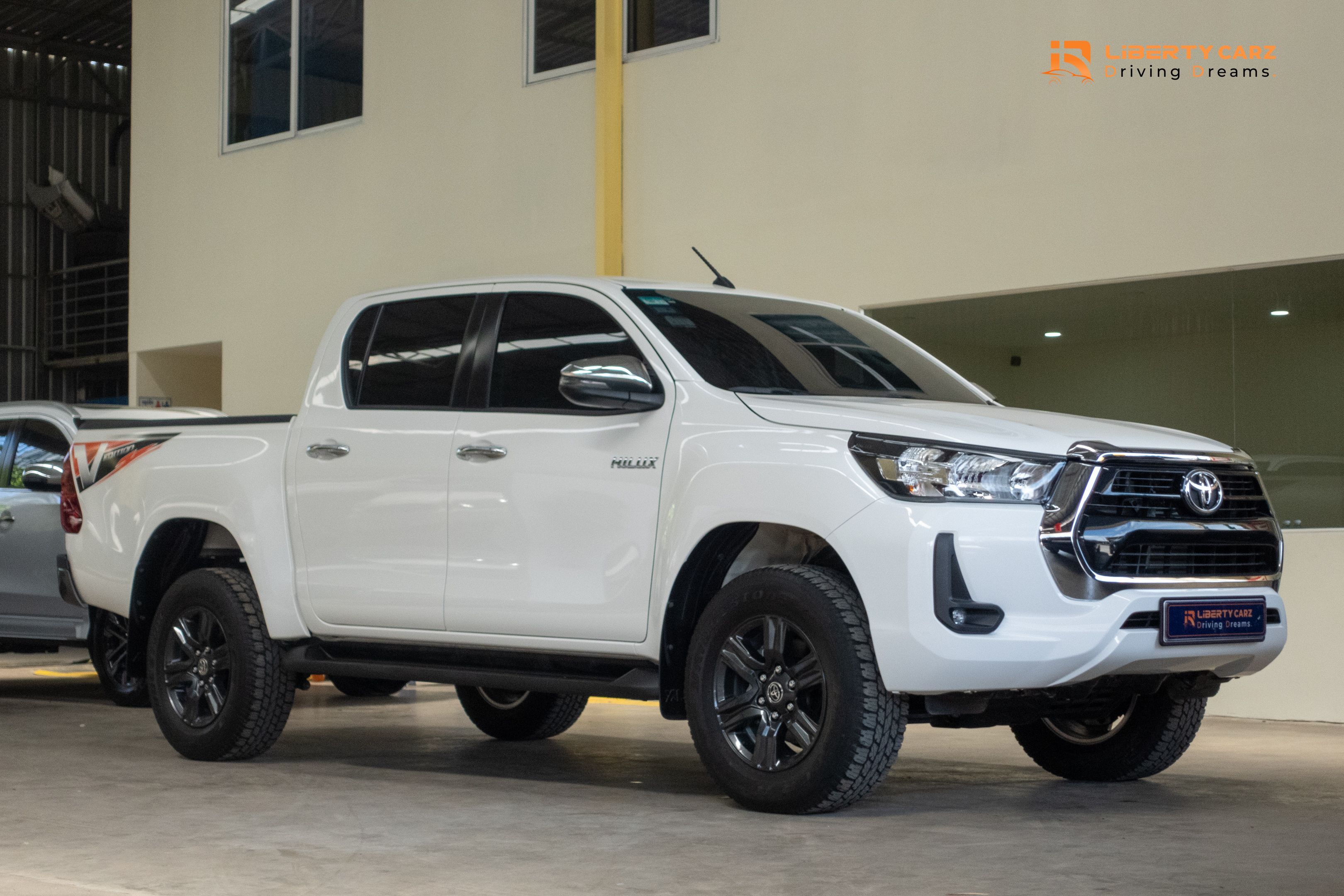 តូយ៉ូតា Hilux Revo 2023