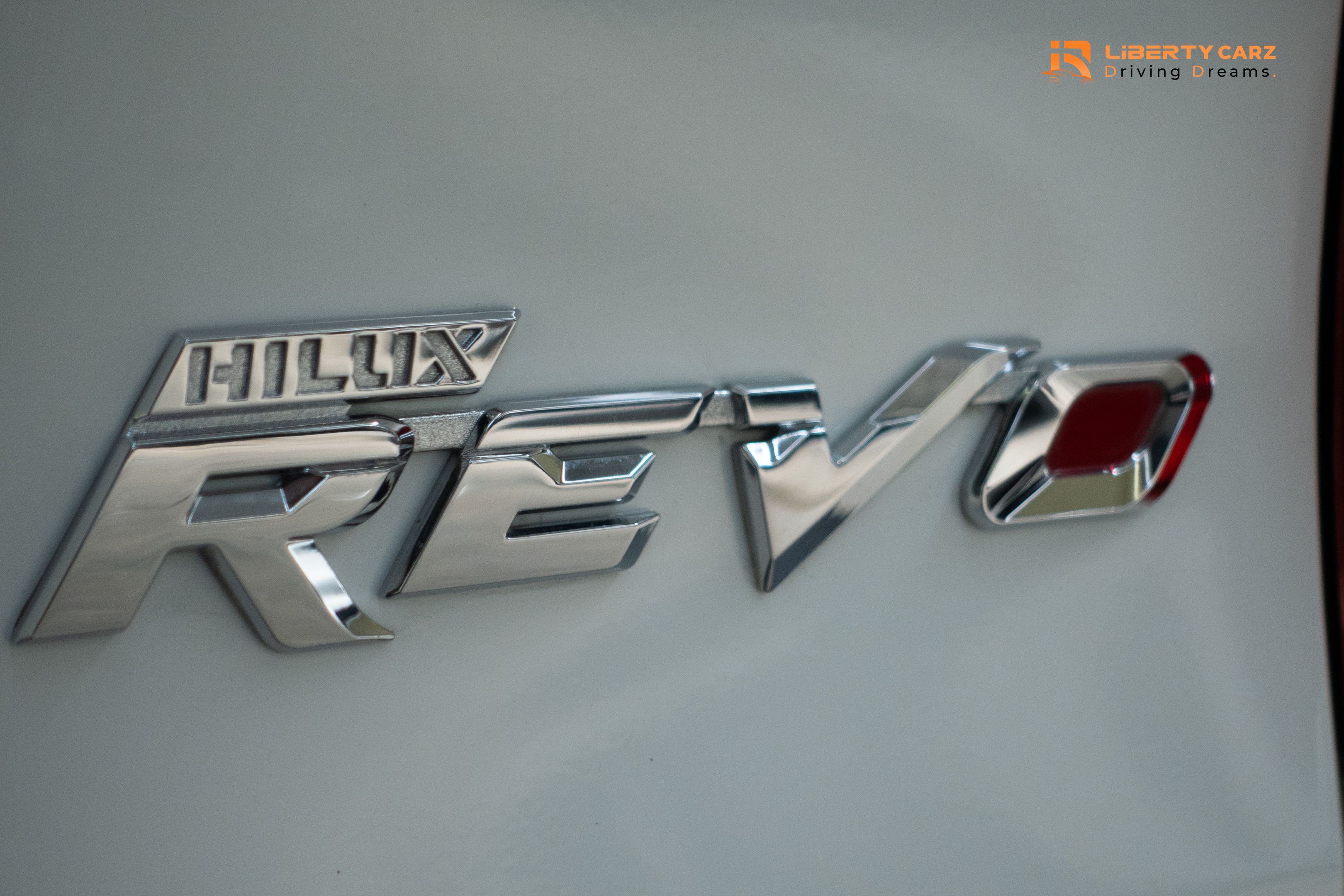 丰田 Hilux Revo 2023