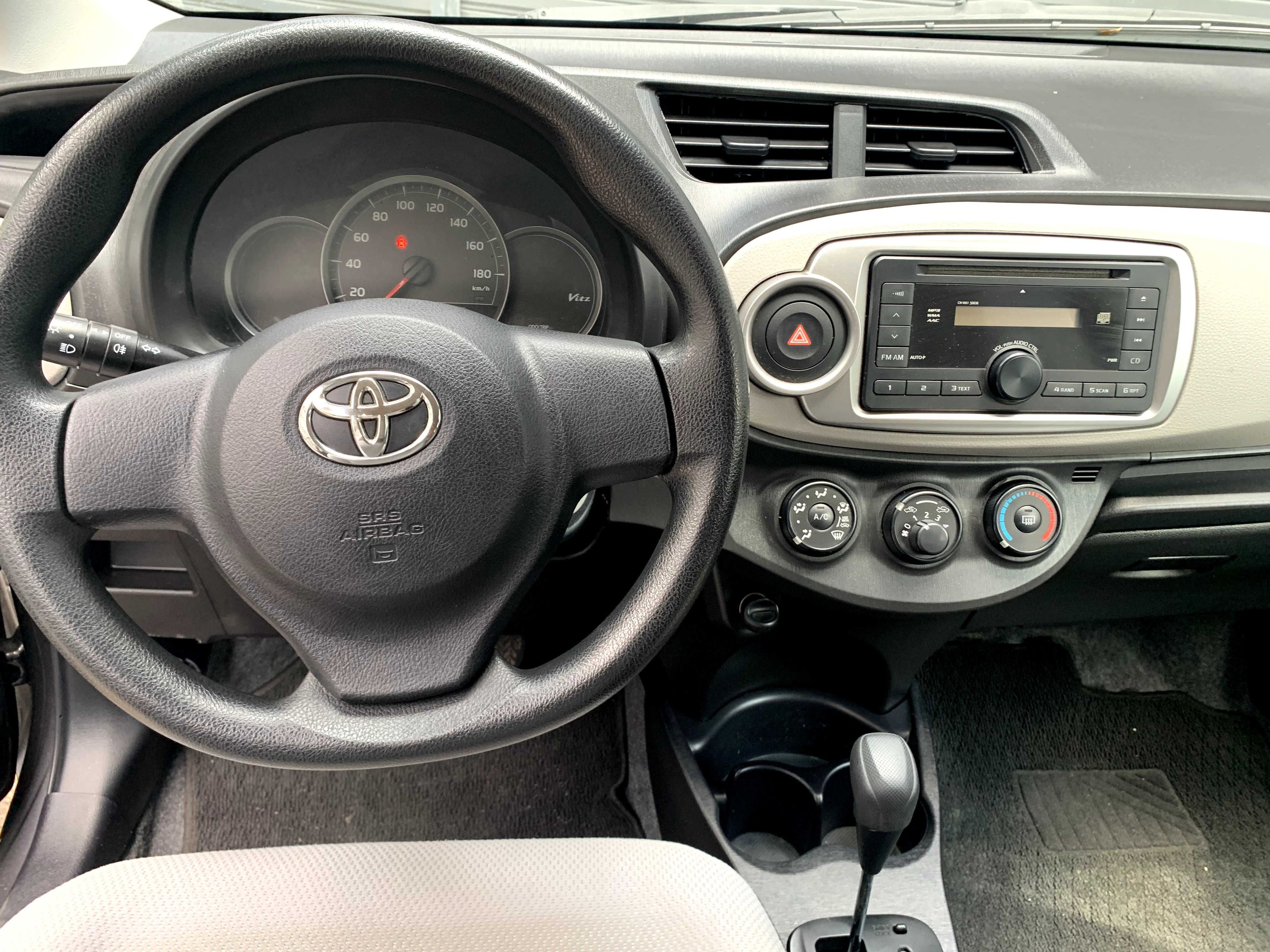 Toyota Vitz 2013