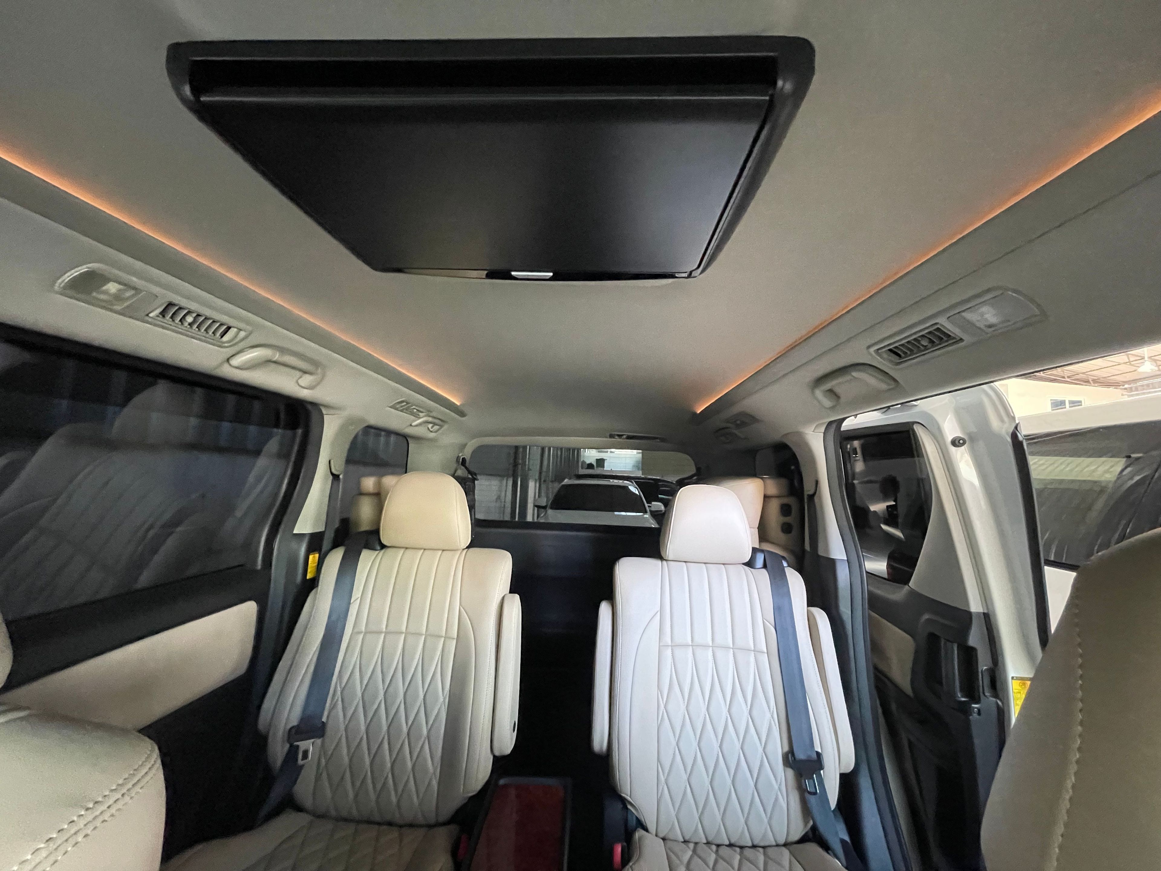 Toyota Alphard 2012