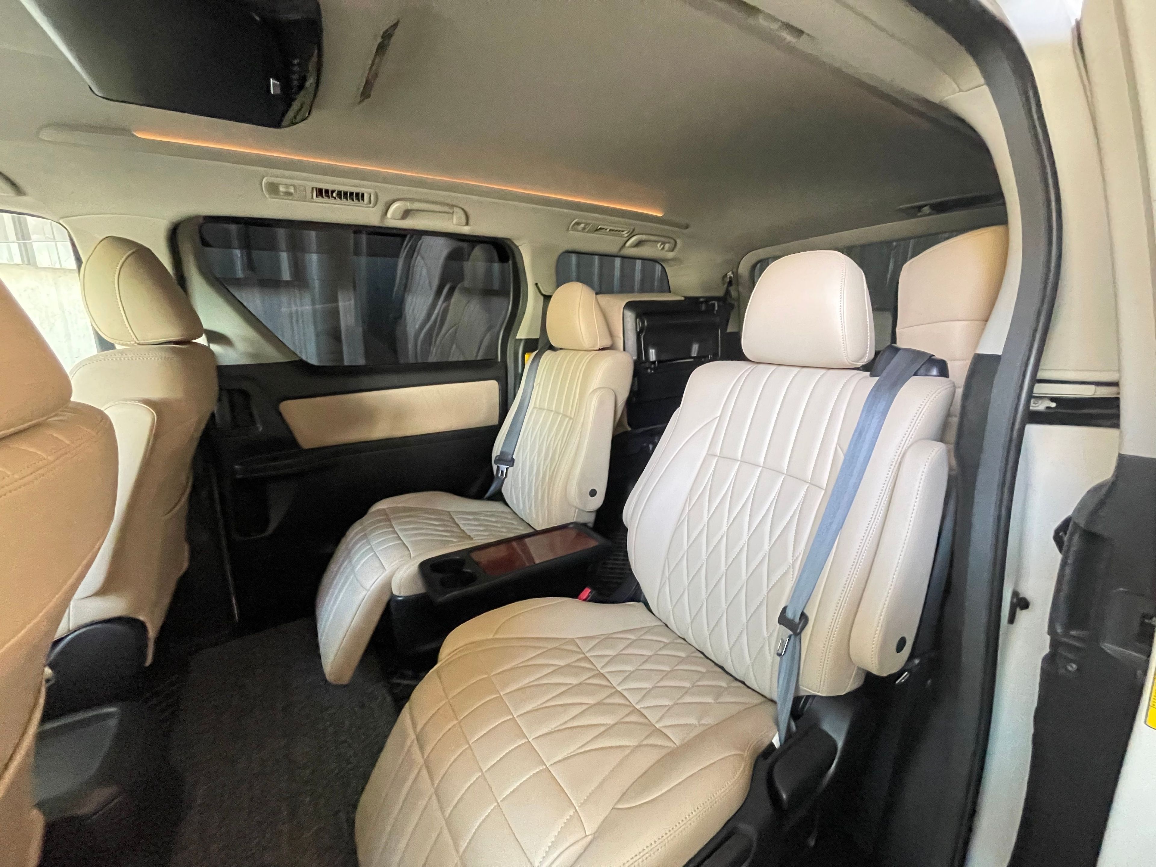 Toyota Alphard 2012