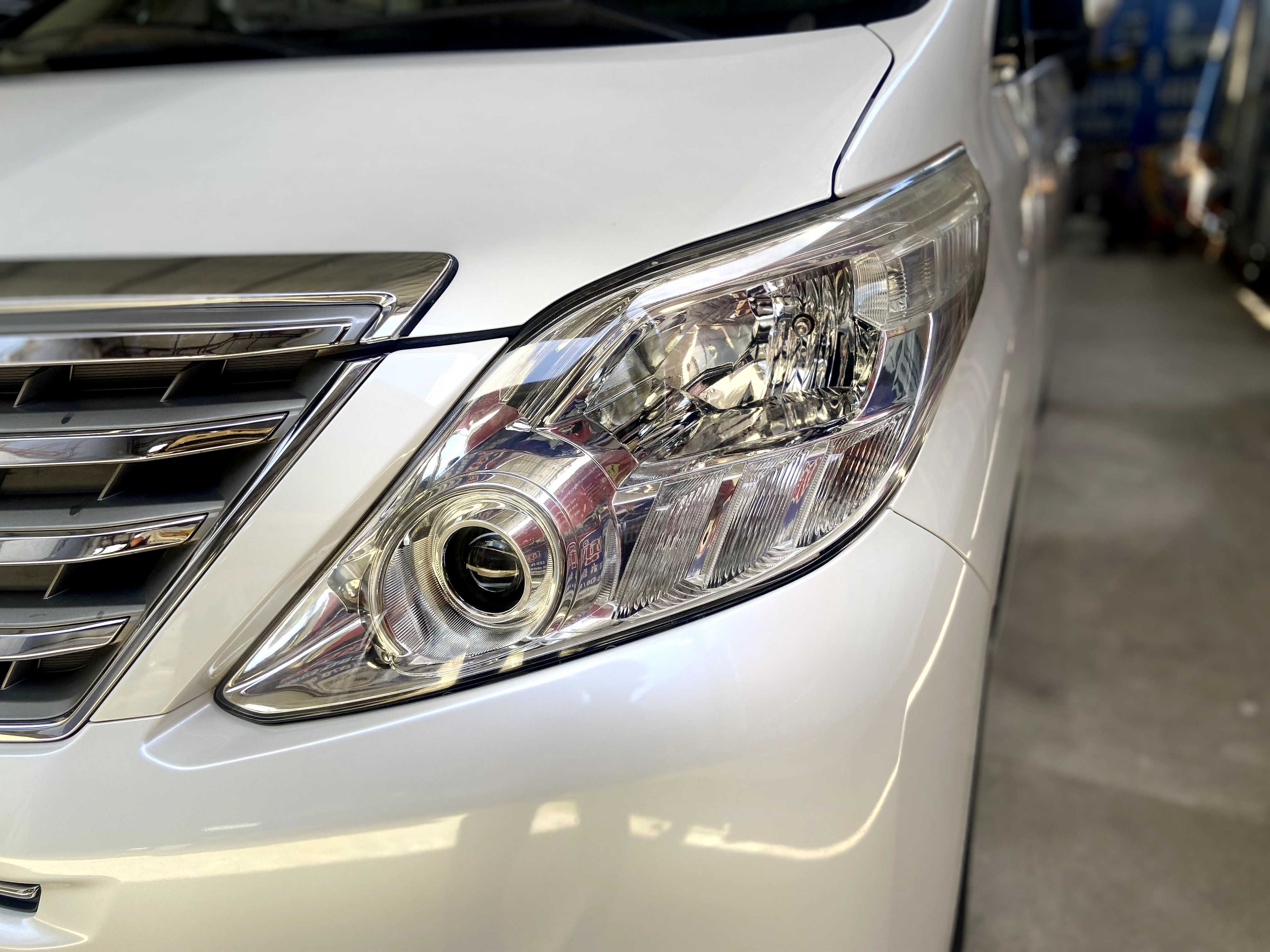 Toyota Alphard 2012