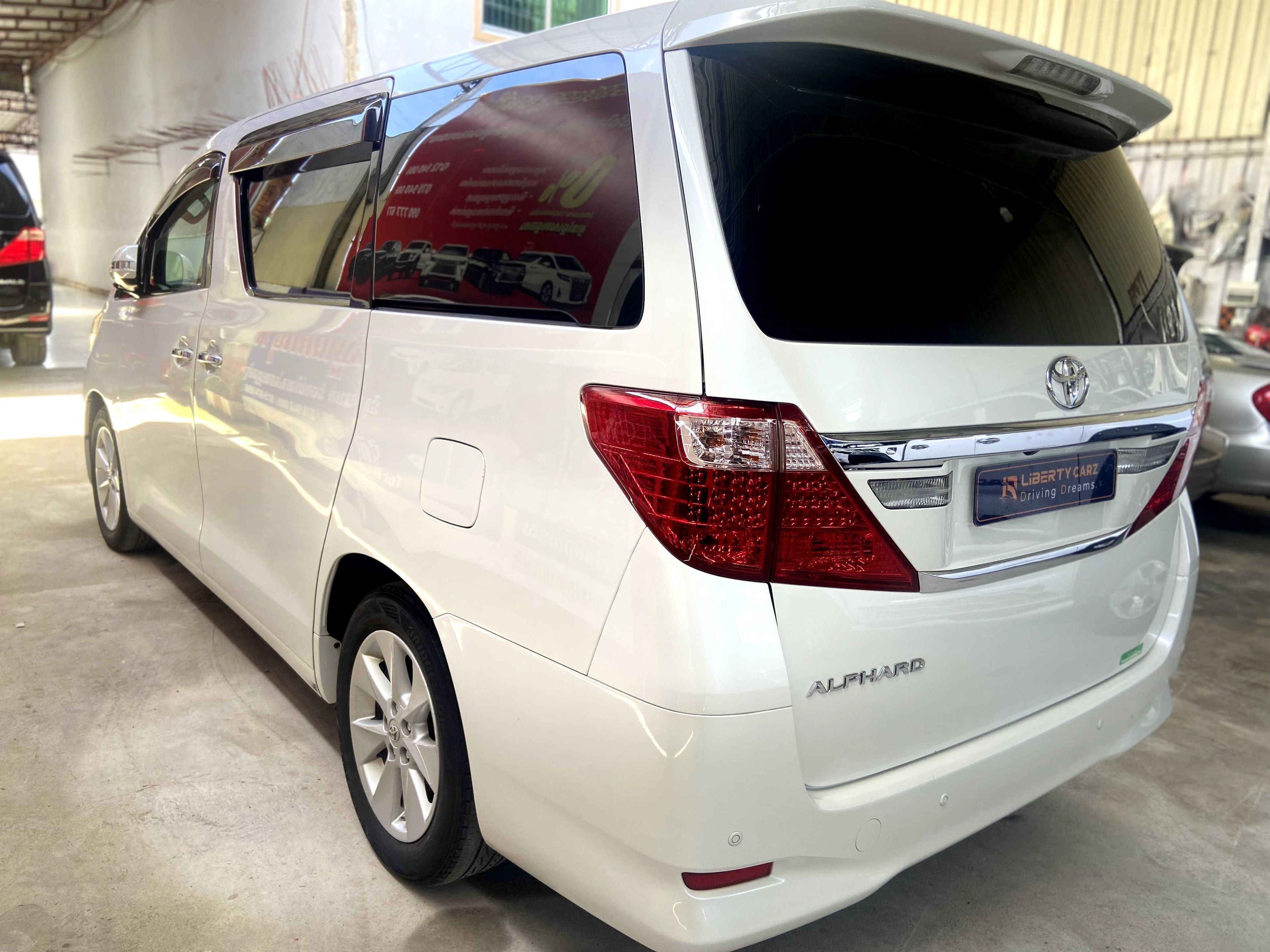 Toyota Alphard 2012