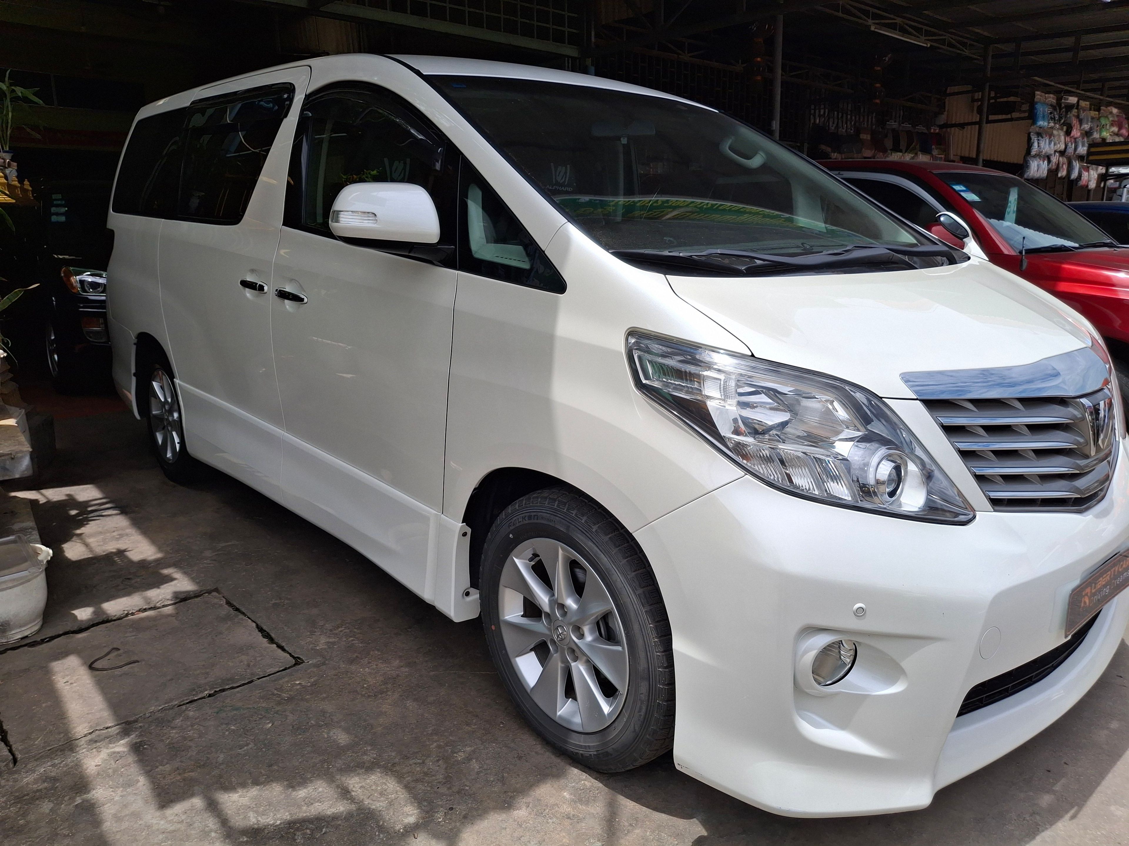 Toyota Alphard 2011