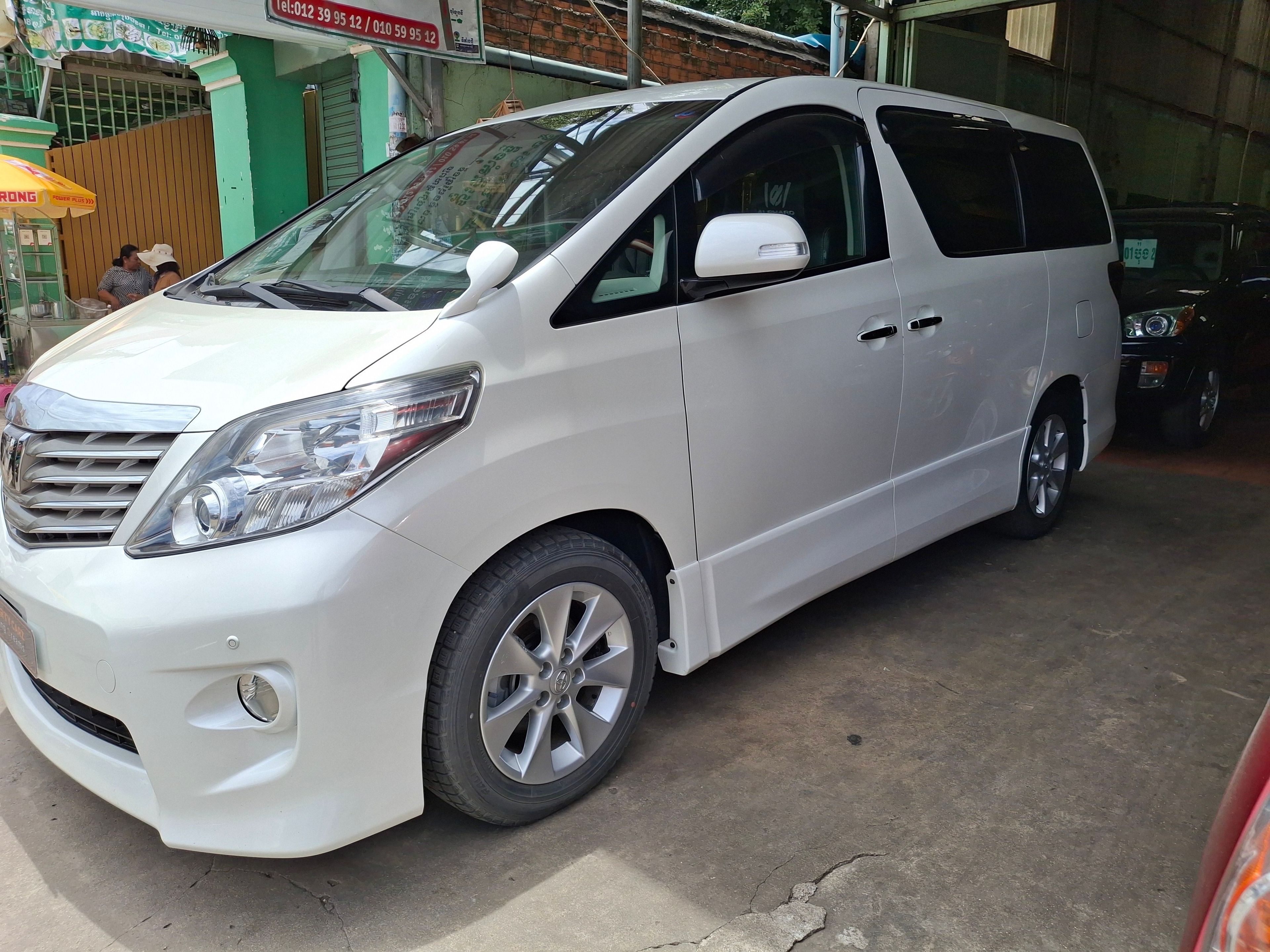 Toyota Alphard 2011