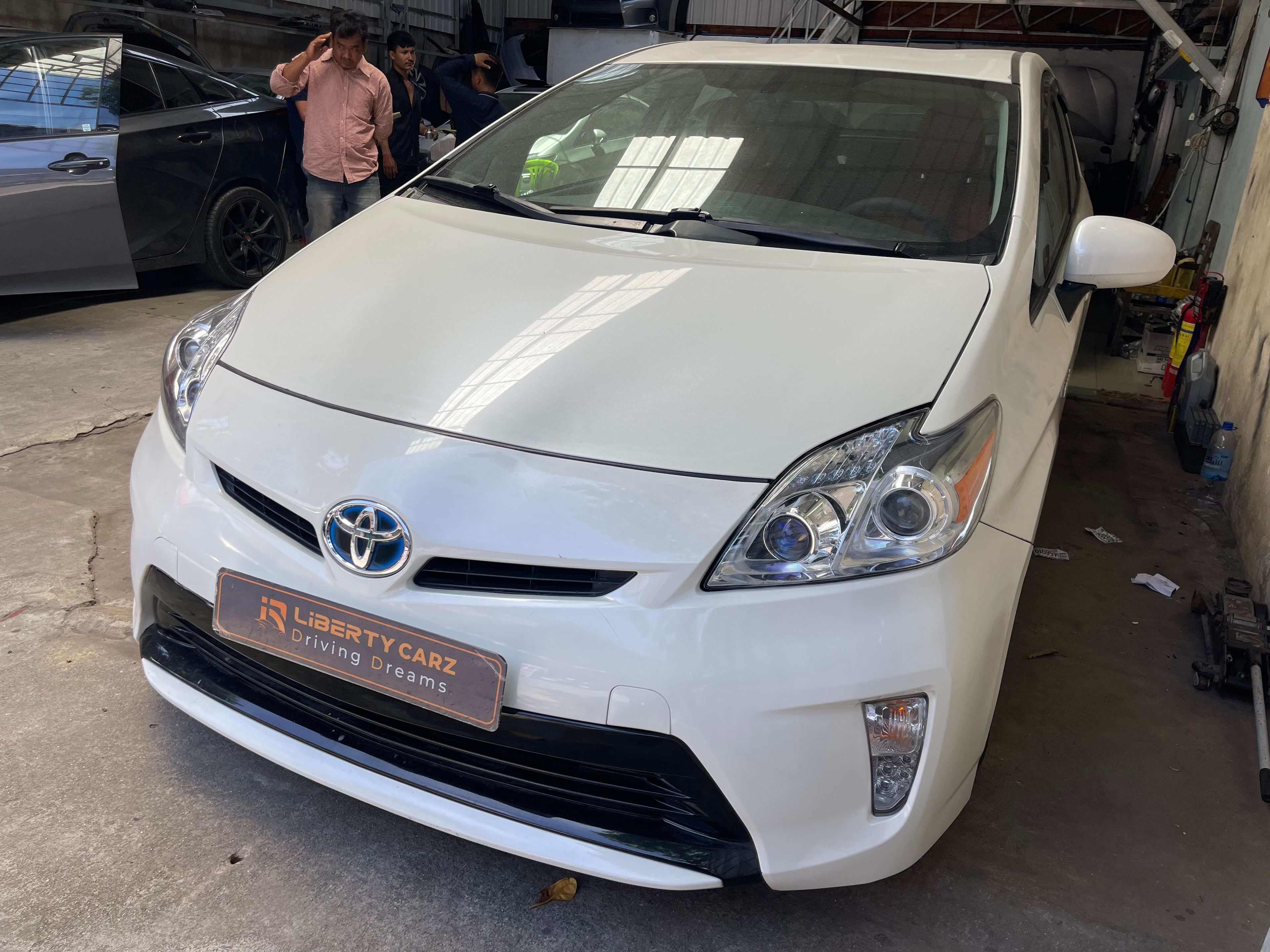 តូយ៉ូតា Prius 2016