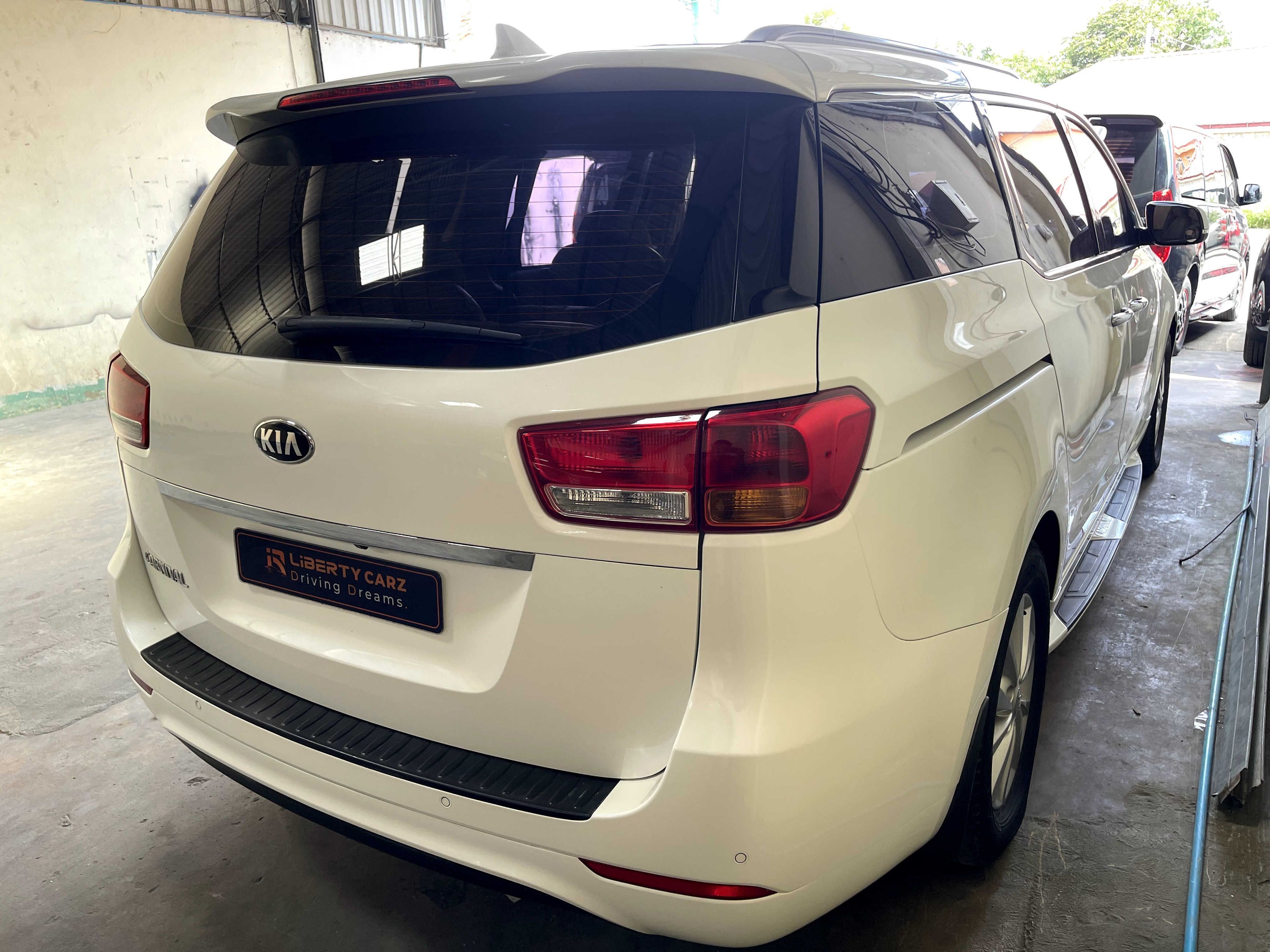 Kia Carnival 2016