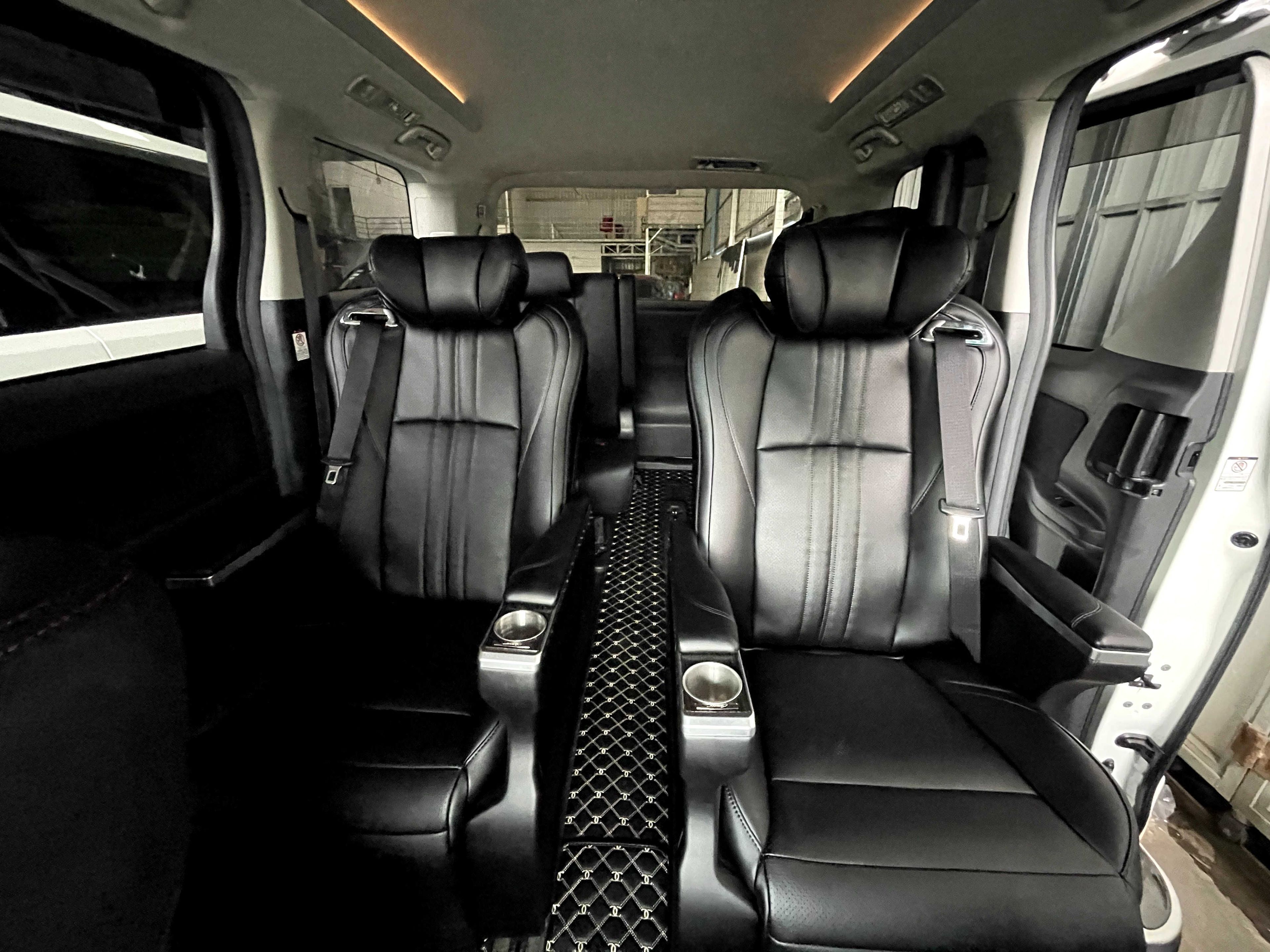 Toyota Alphard 2010