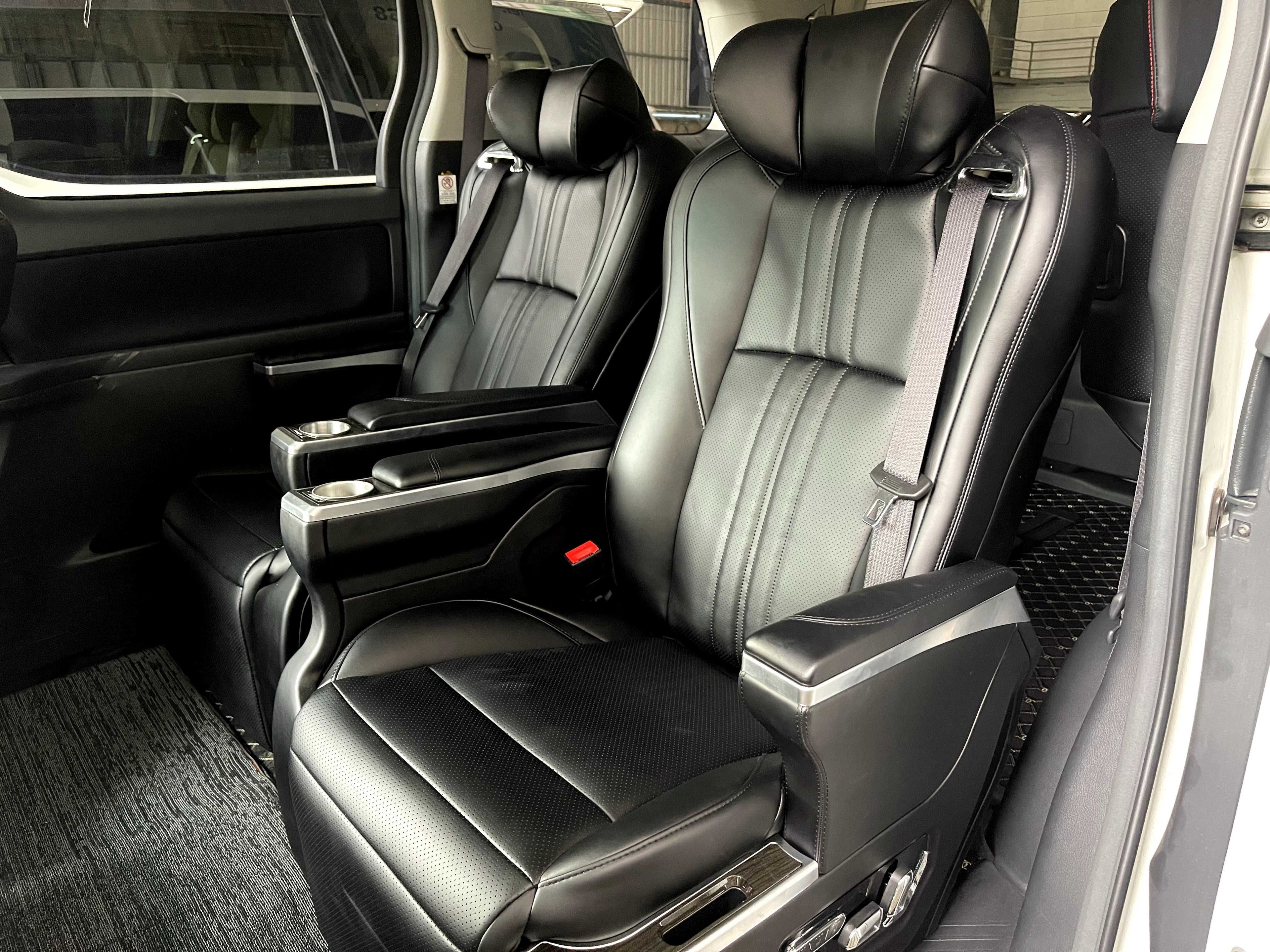 Toyota Alphard 2010