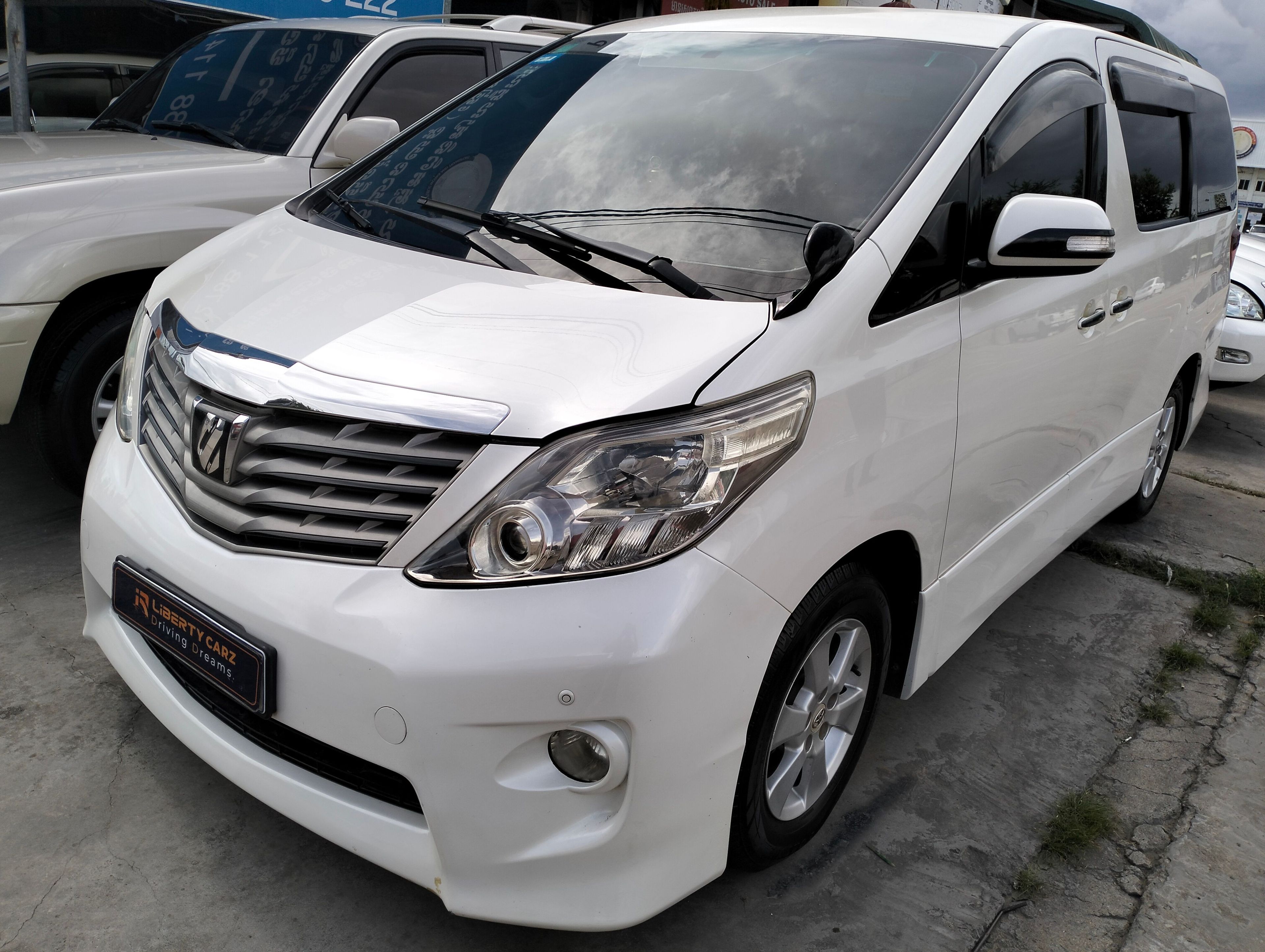 Toyota Alphard 2009