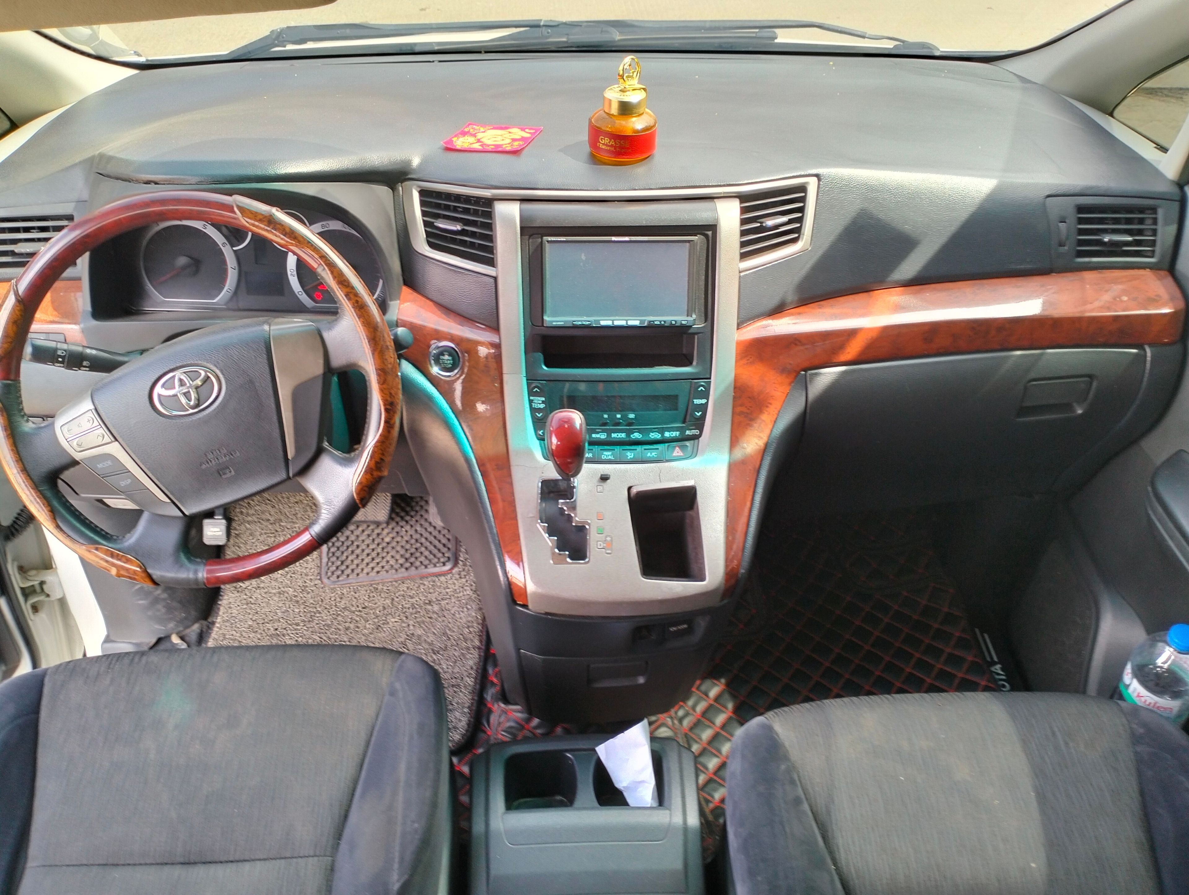 Toyota Alphard 2009