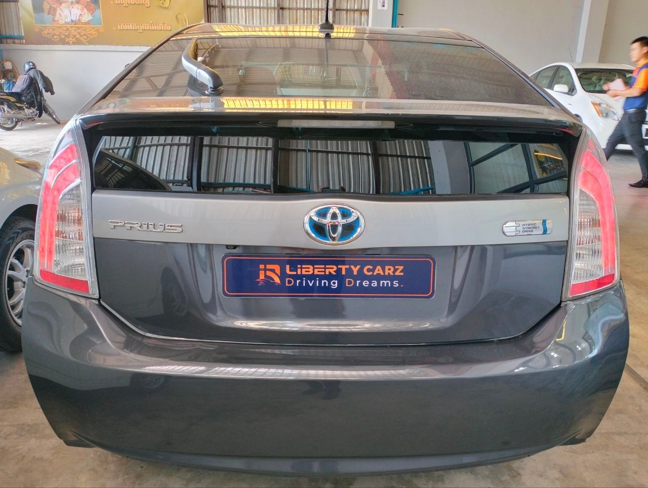 តូយ៉ូតា Prius 2012