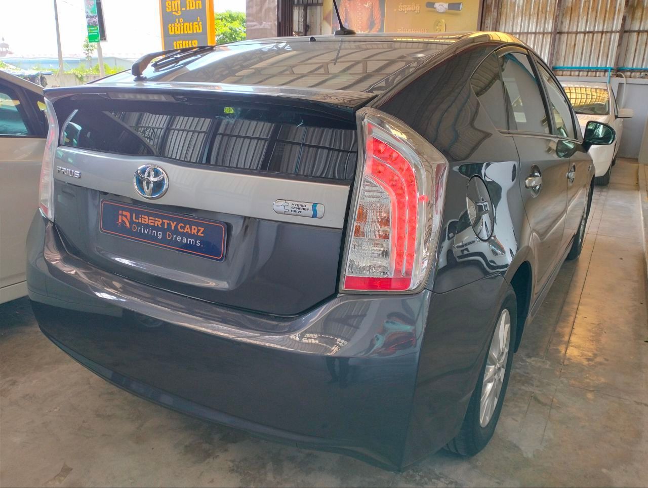 តូយ៉ូតា Prius 2012