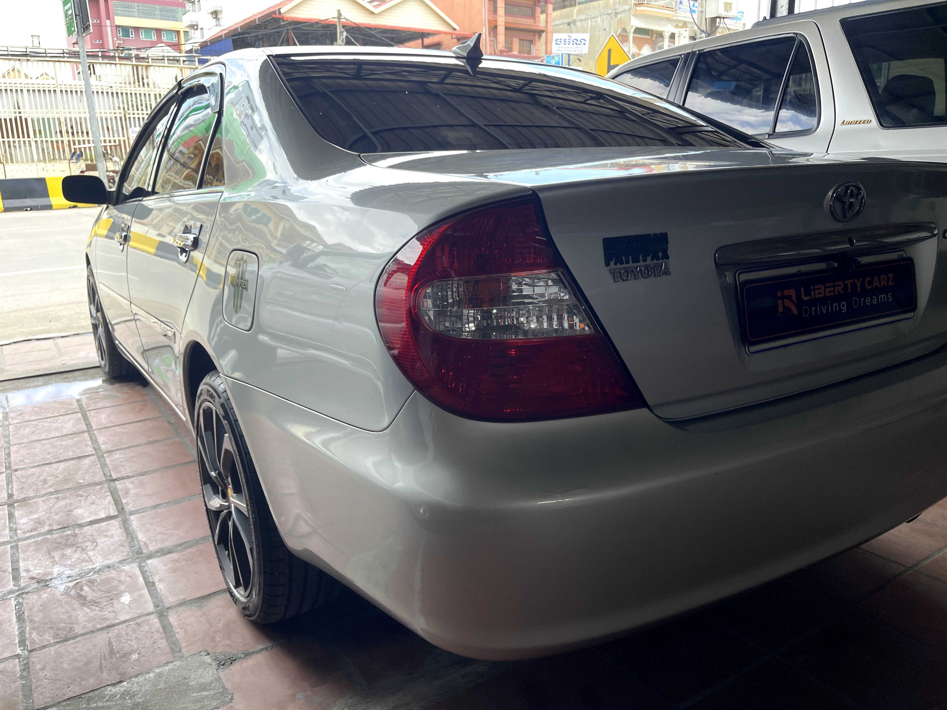 តូយ៉ូតា Camry Le 2002