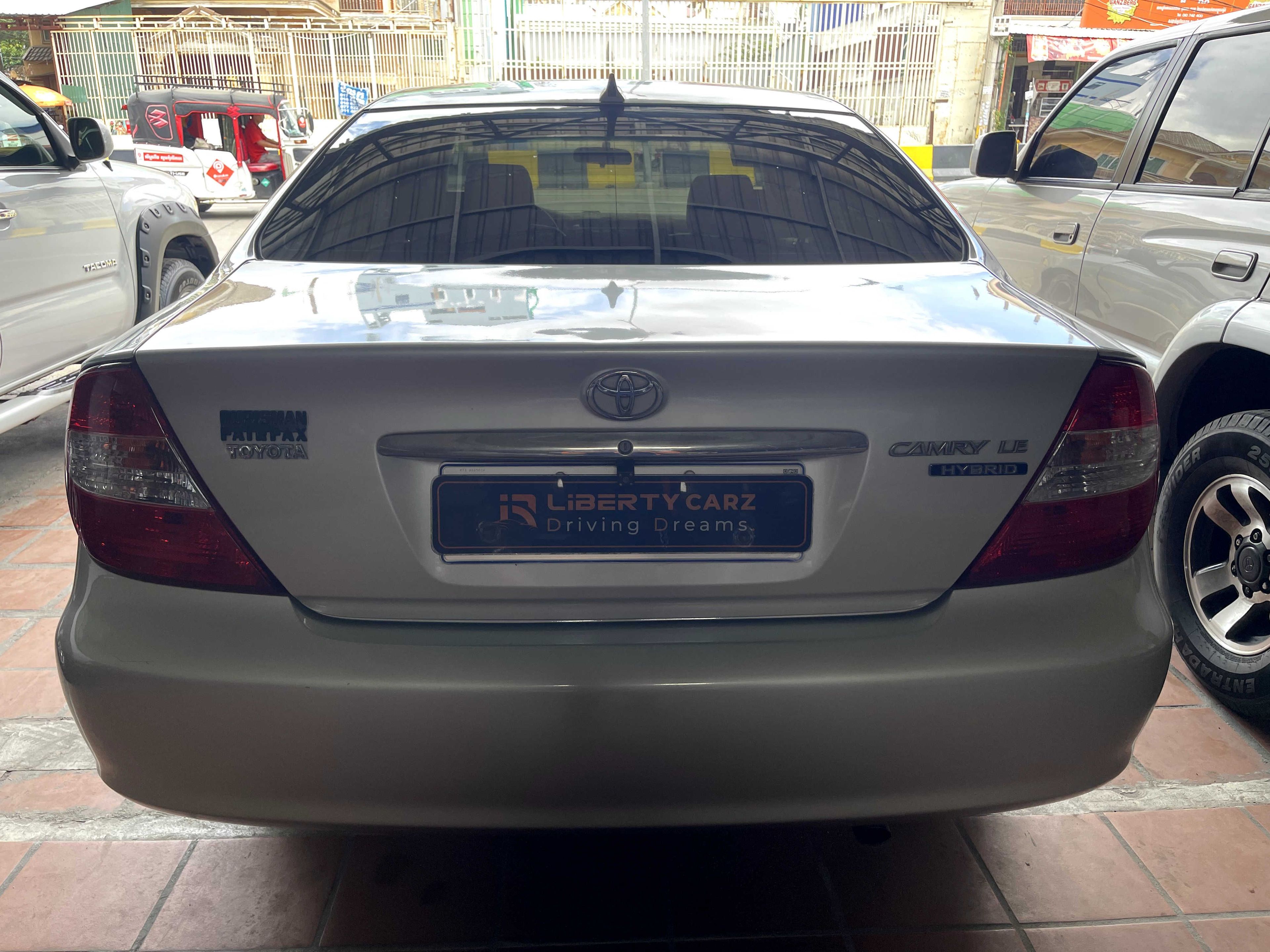 តូយ៉ូតា Camry Le 2002