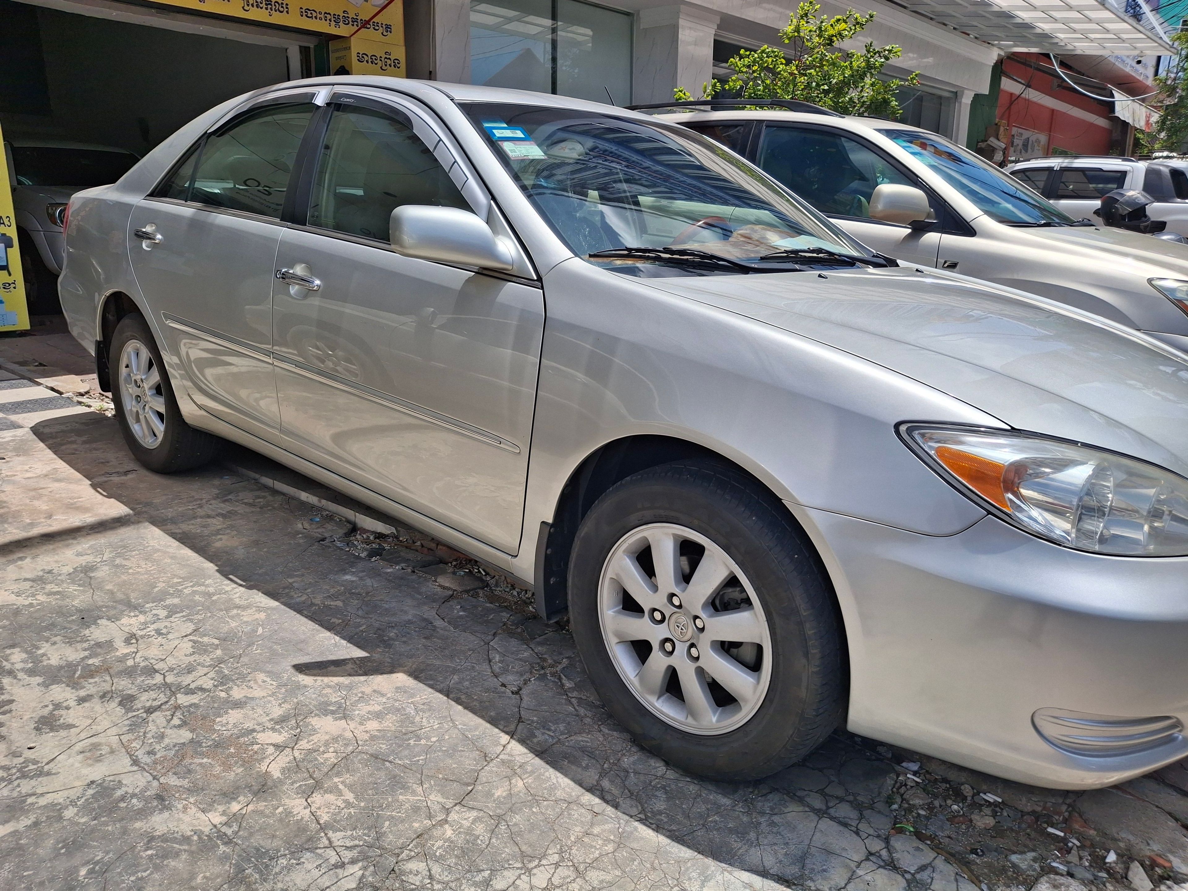 Toyota Camry XLE 2002