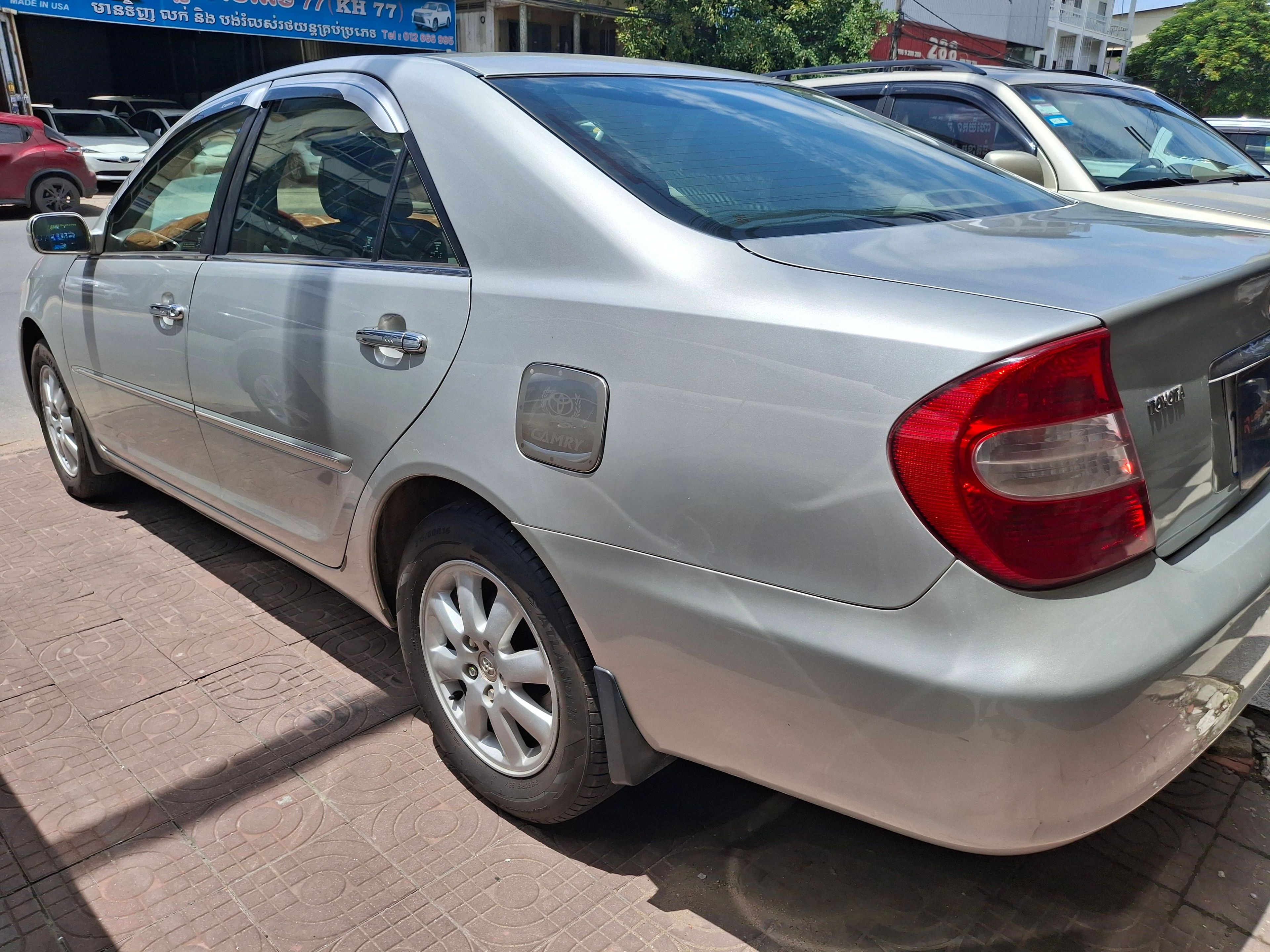 Toyota Camry XLE 2002