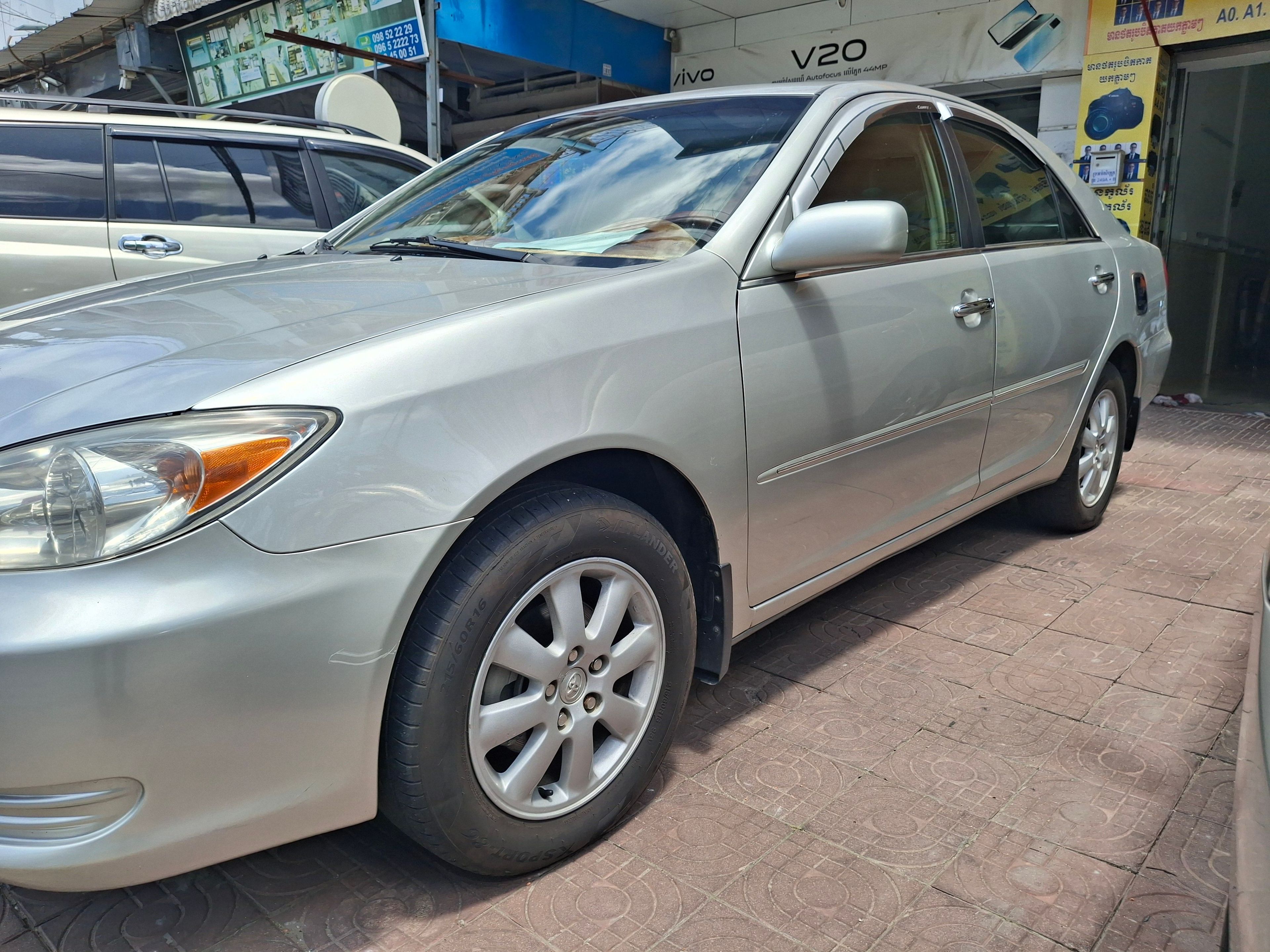 Toyota Camry XLE 2002